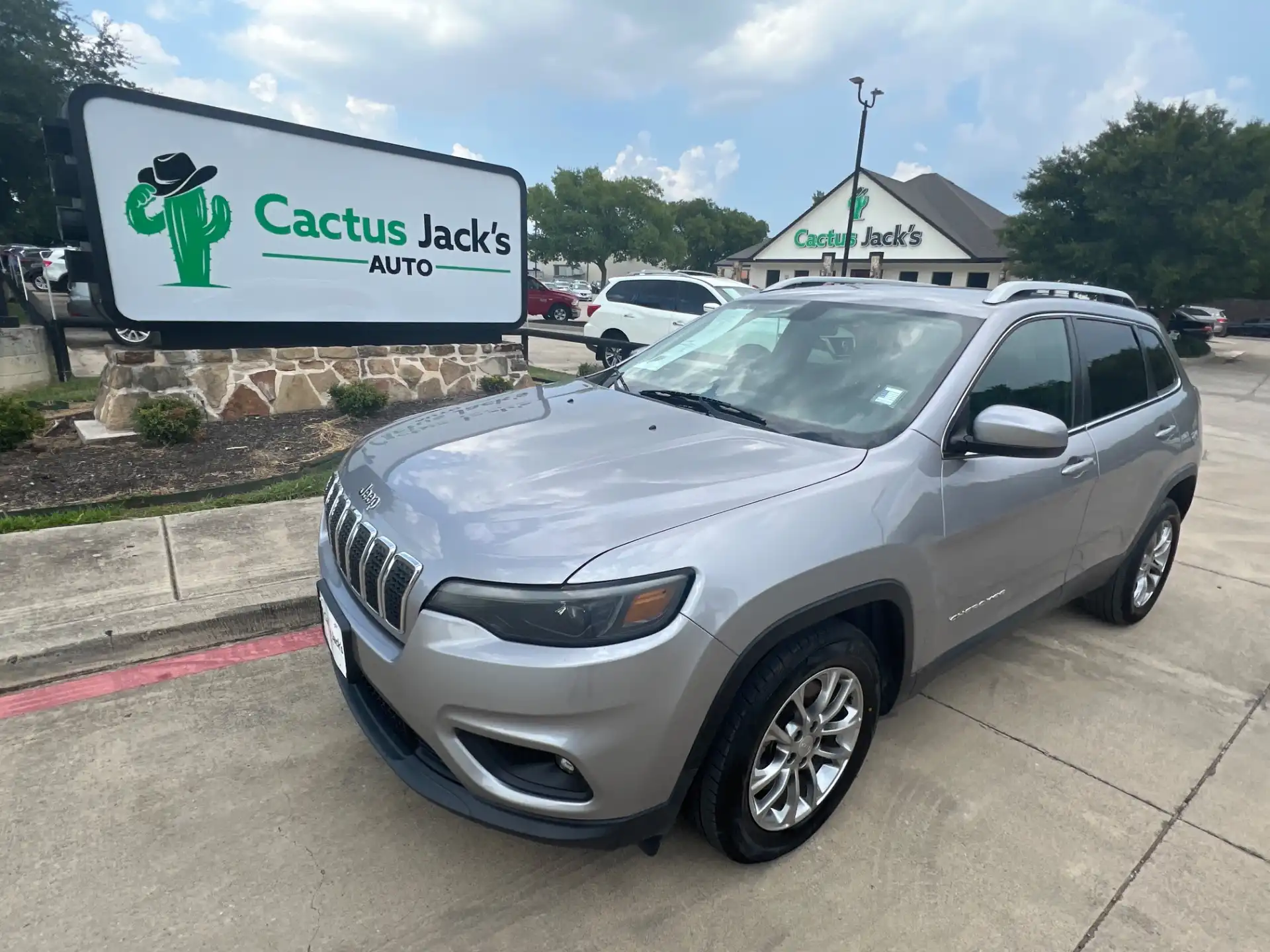 2019 Jeep Cherokee Latitude Plus's photo