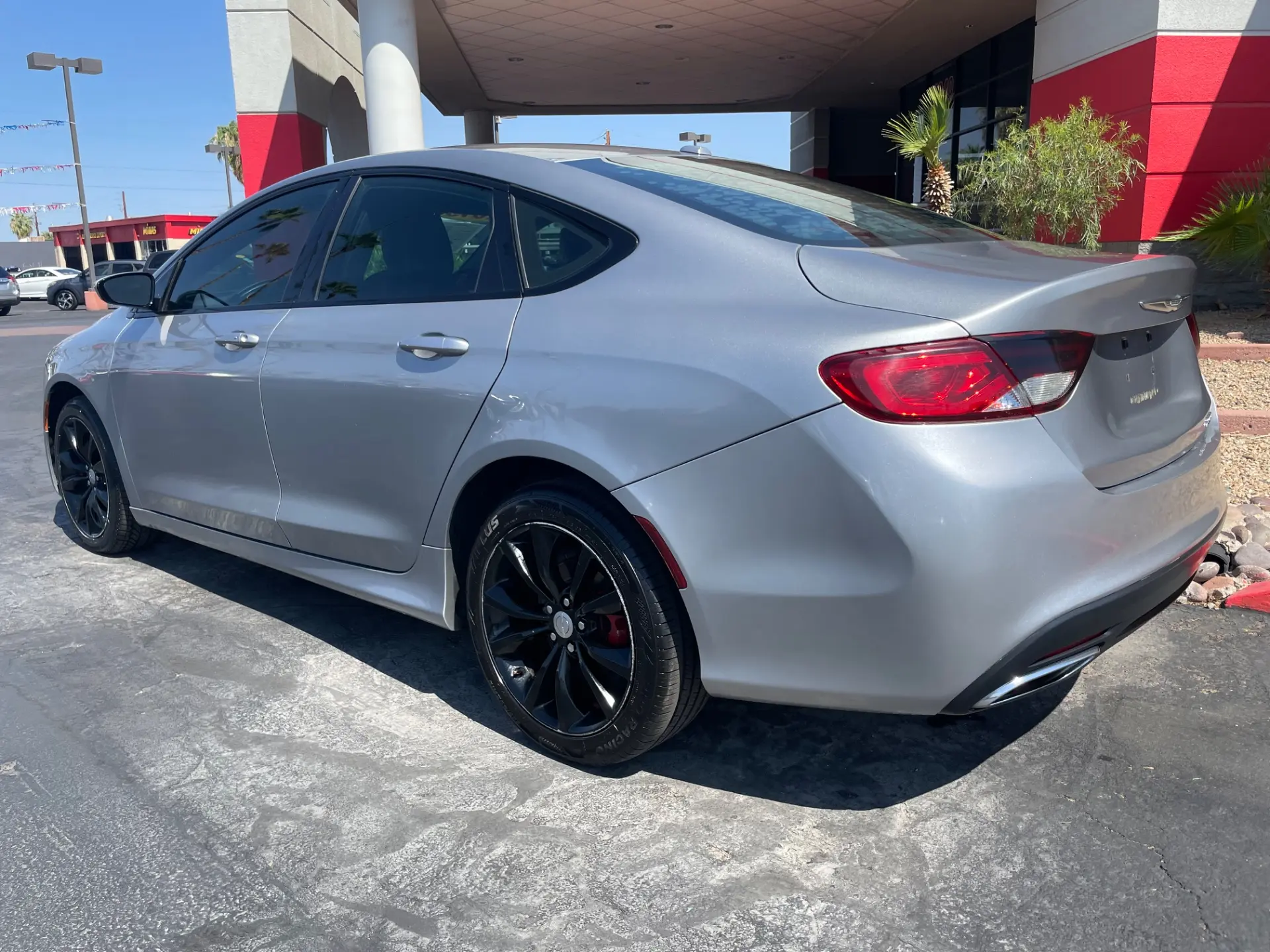 2015 Chrysler 200 S photo 4