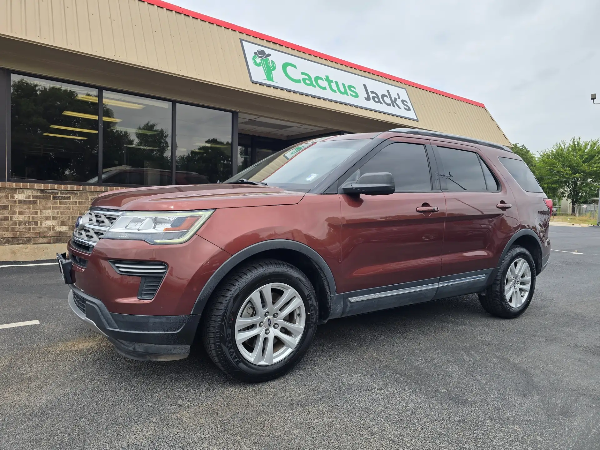 2018 Ford Explorer XLT 4WD photo 1
