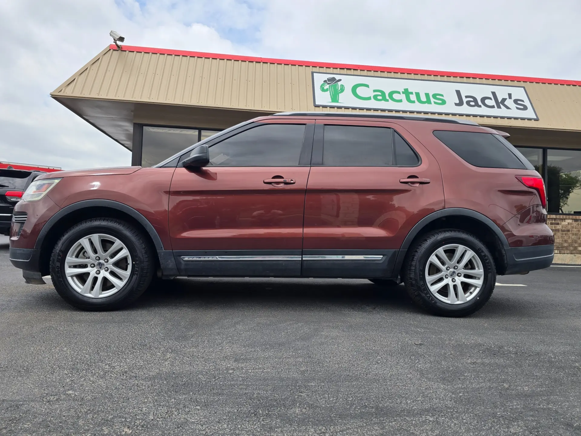 Vehicle Image 2