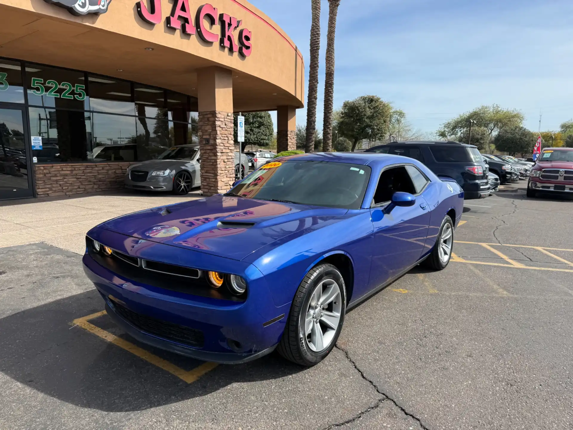 2020 Dodge Challenger SXT Auto's photo