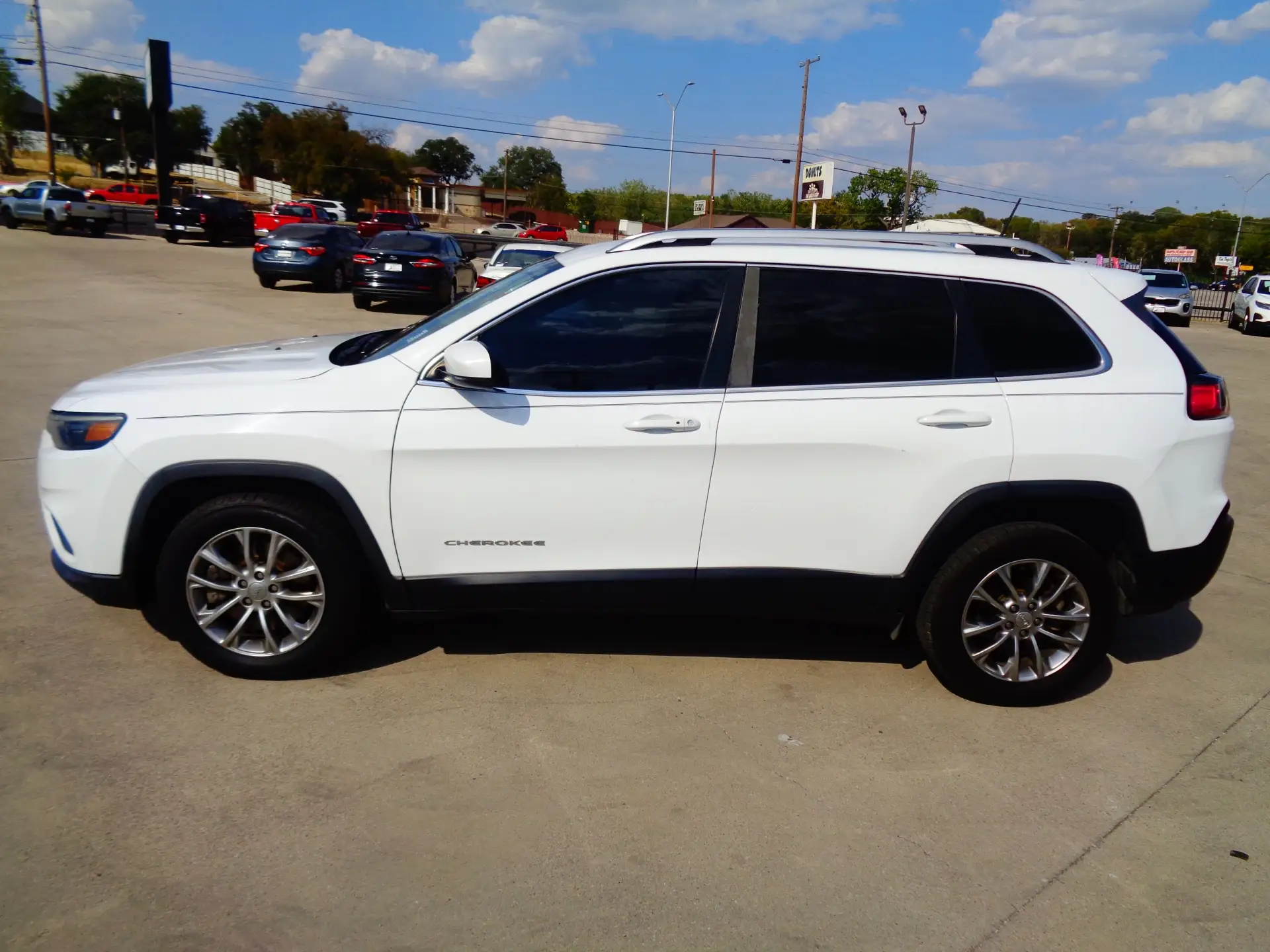 2020 Jeep Cherokee Latitude Plus photo 1