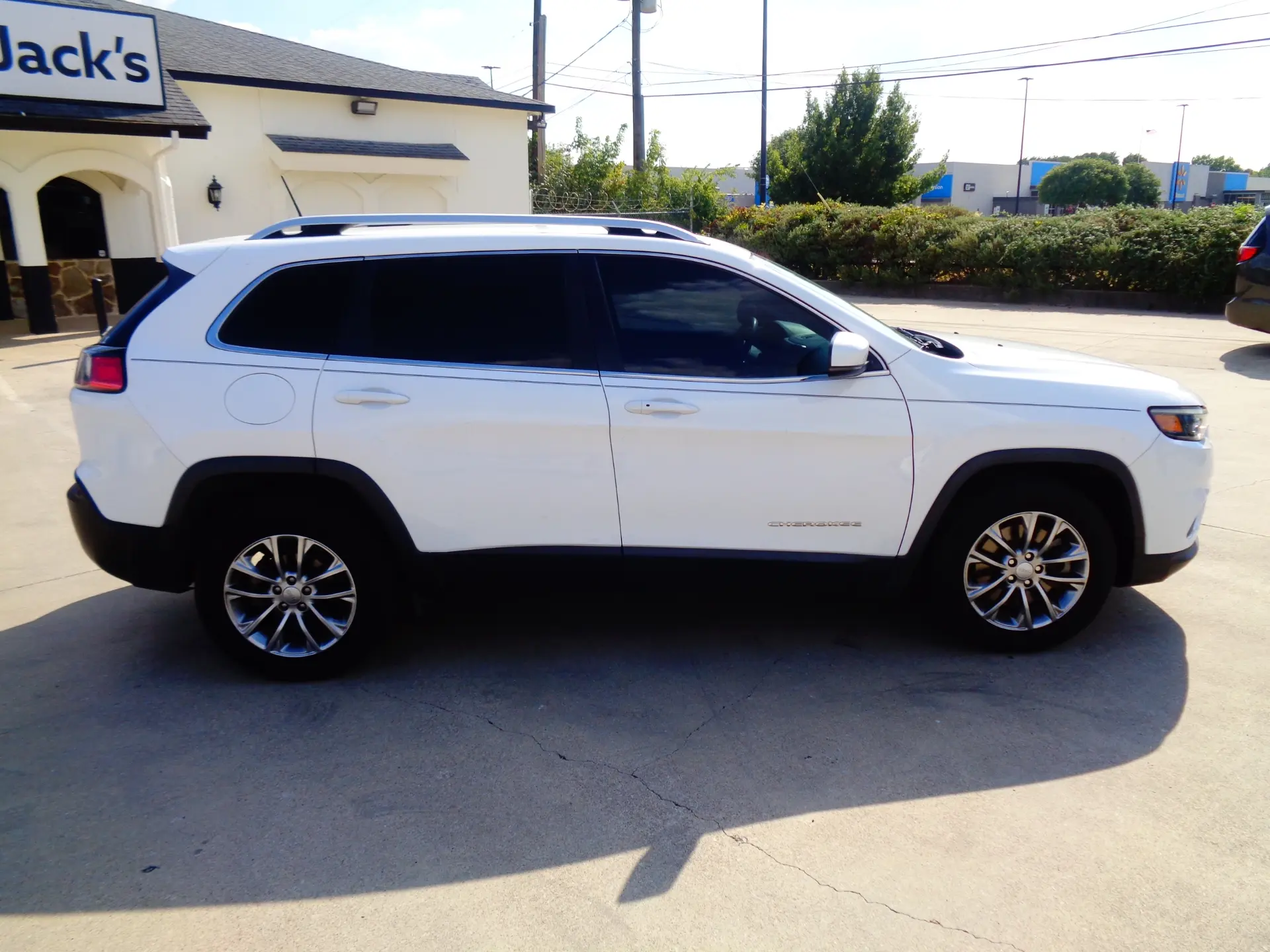 2020 Jeep Cherokee Latitude Plus photo 4