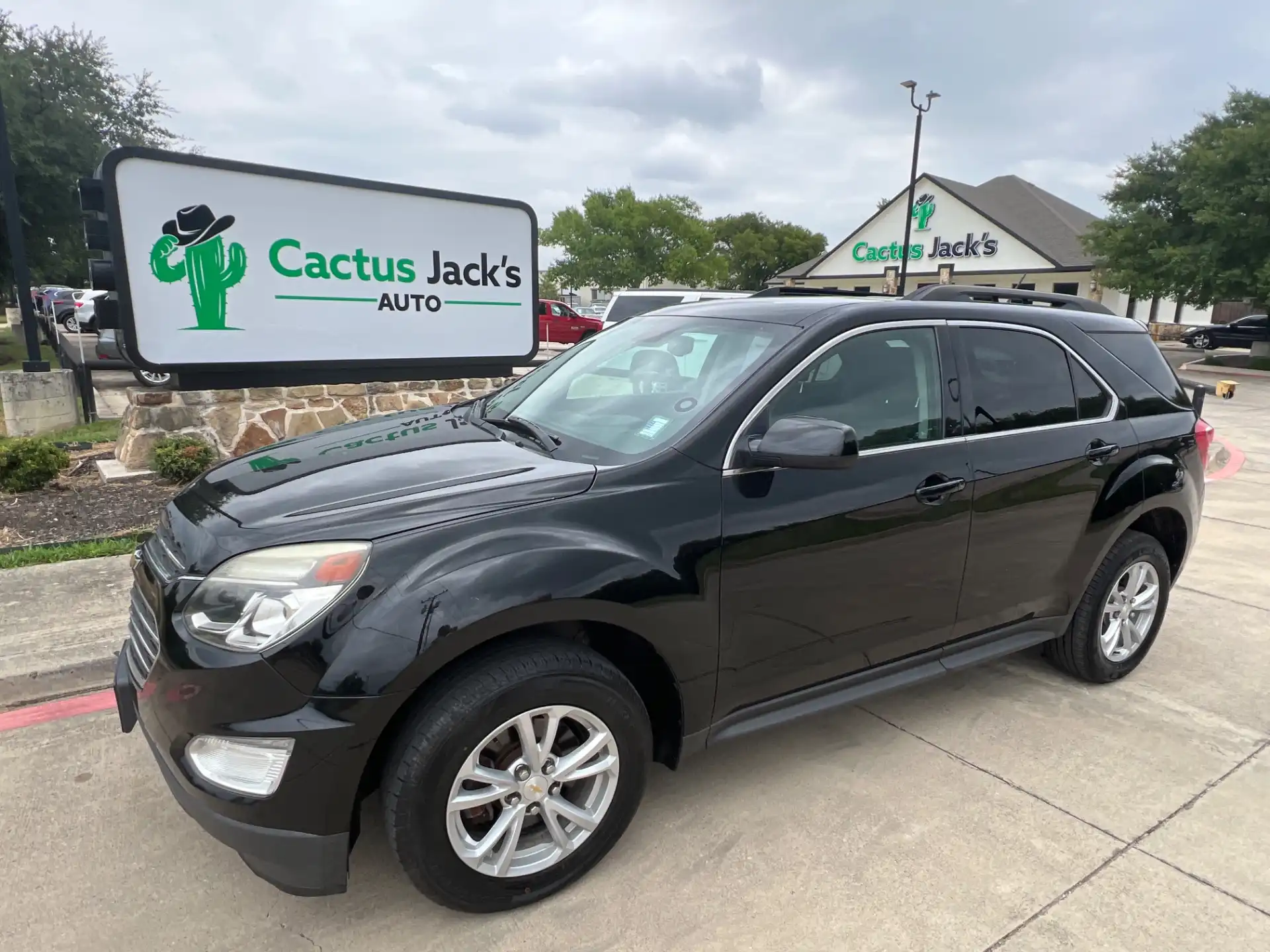 2017 Chevrolet Equinox LT's photo