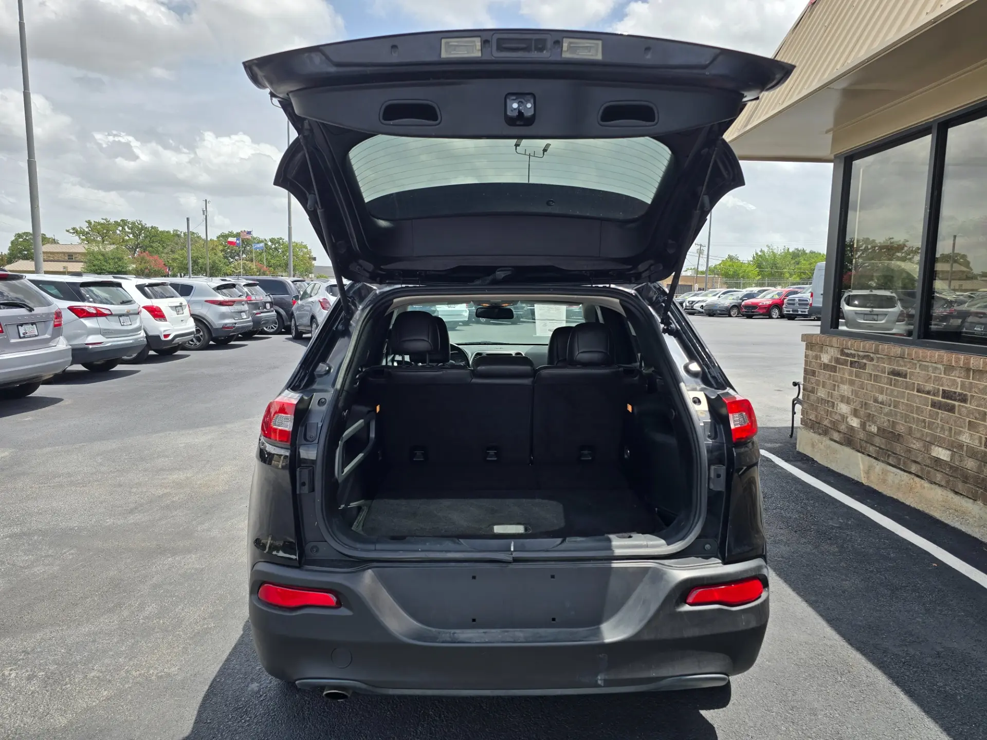 2018 Jeep Cherokee Latitude Plus photo 5