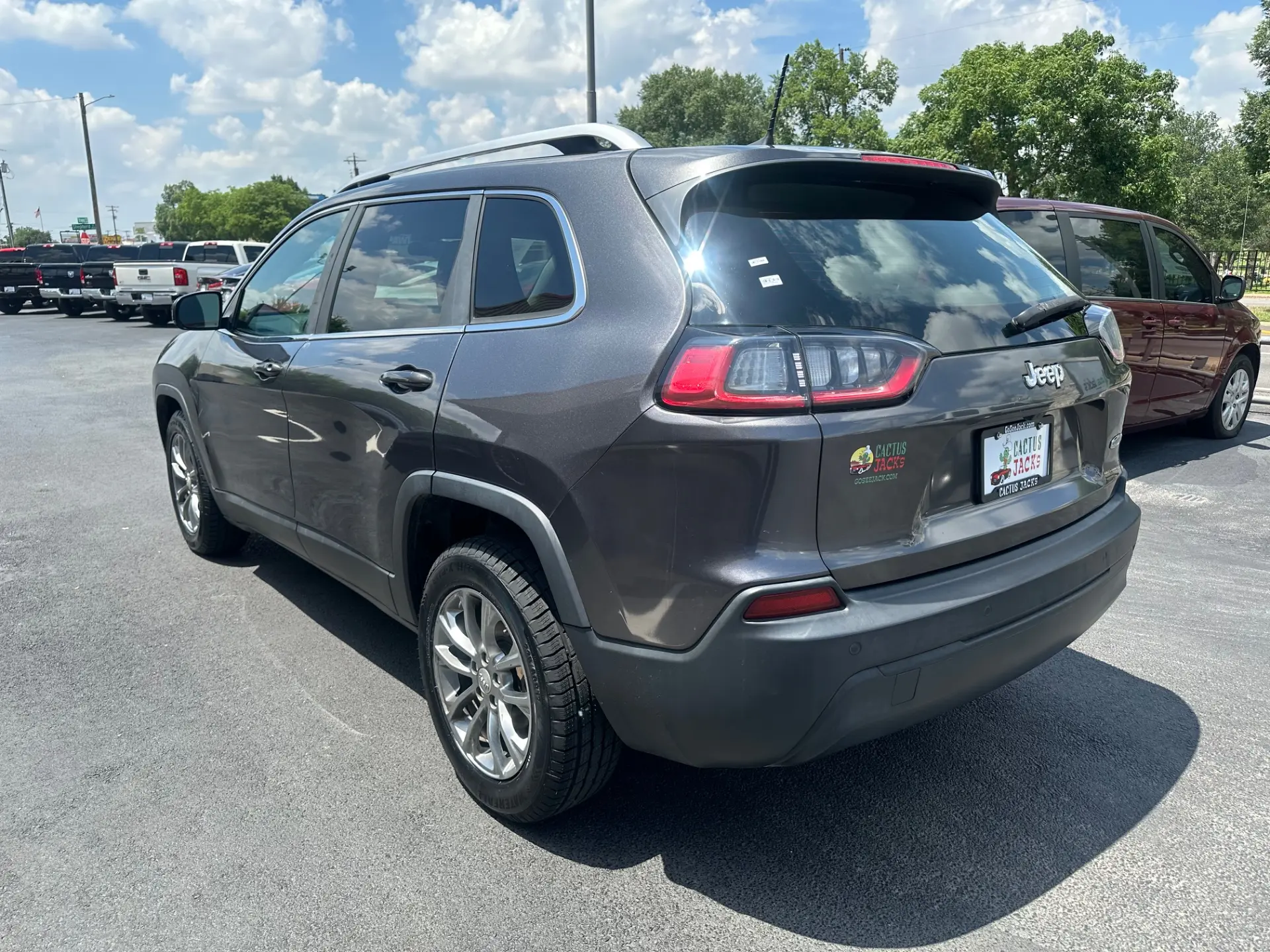 2019 Jeep Cherokee Latitude Plus photo 4
