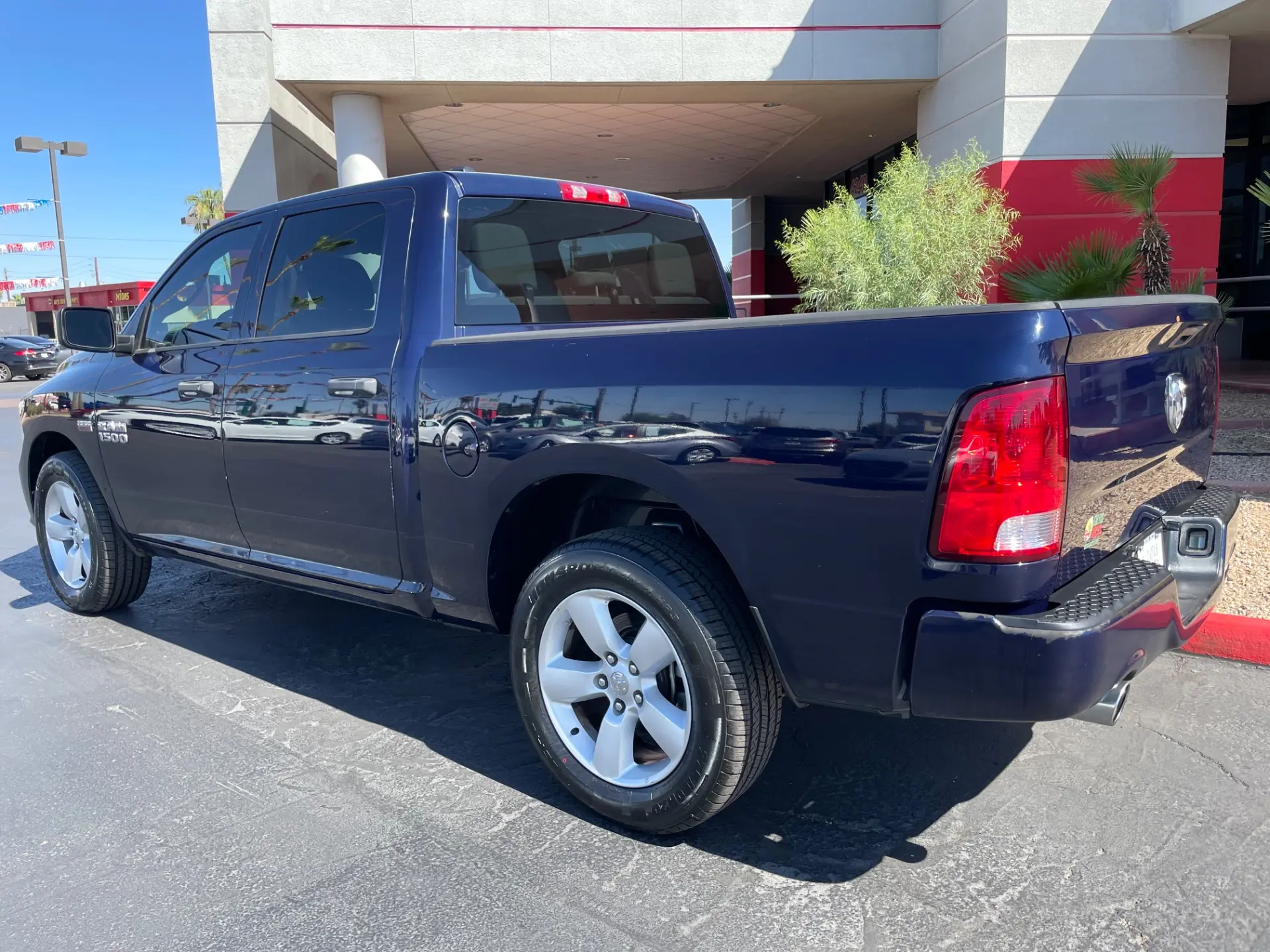 2014 RAM 1500 Express Crew Cab photo 4