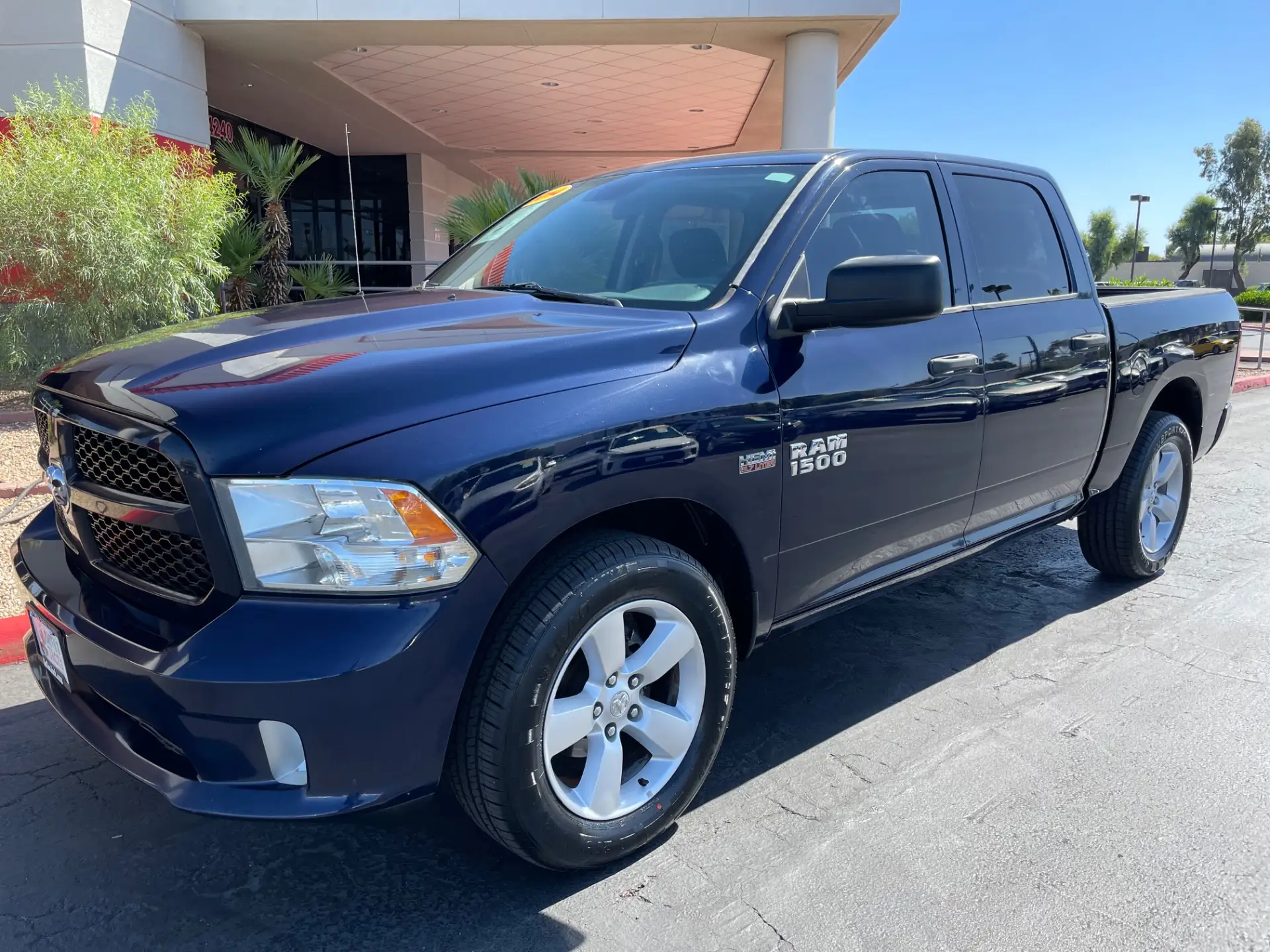 2014 RAM 1500 Express Crew Cab photo 1
