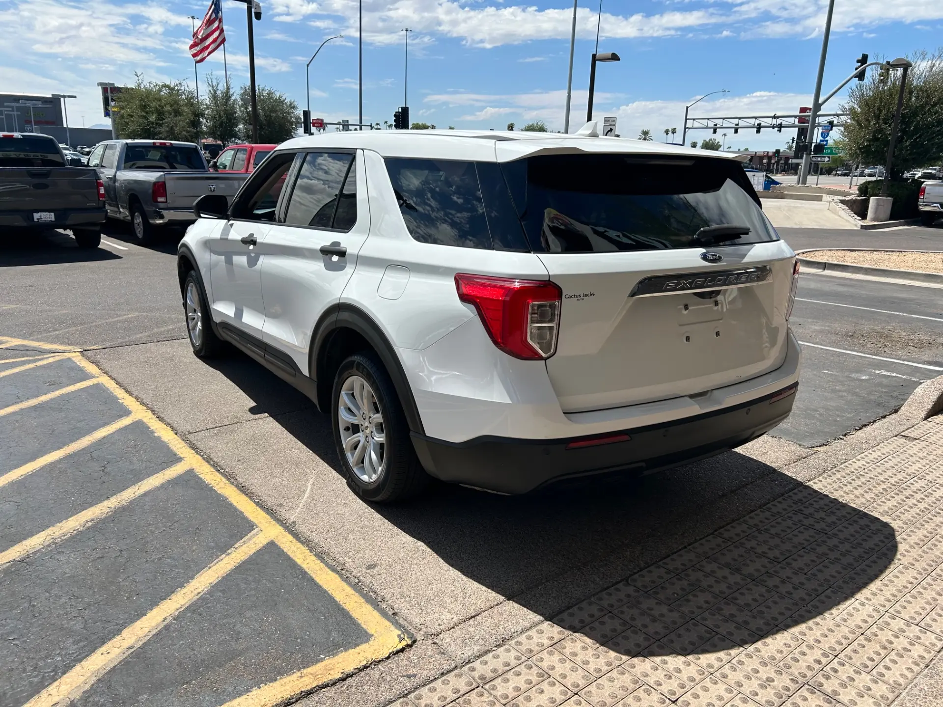 2020 Ford Explorer Base RWD photo 4