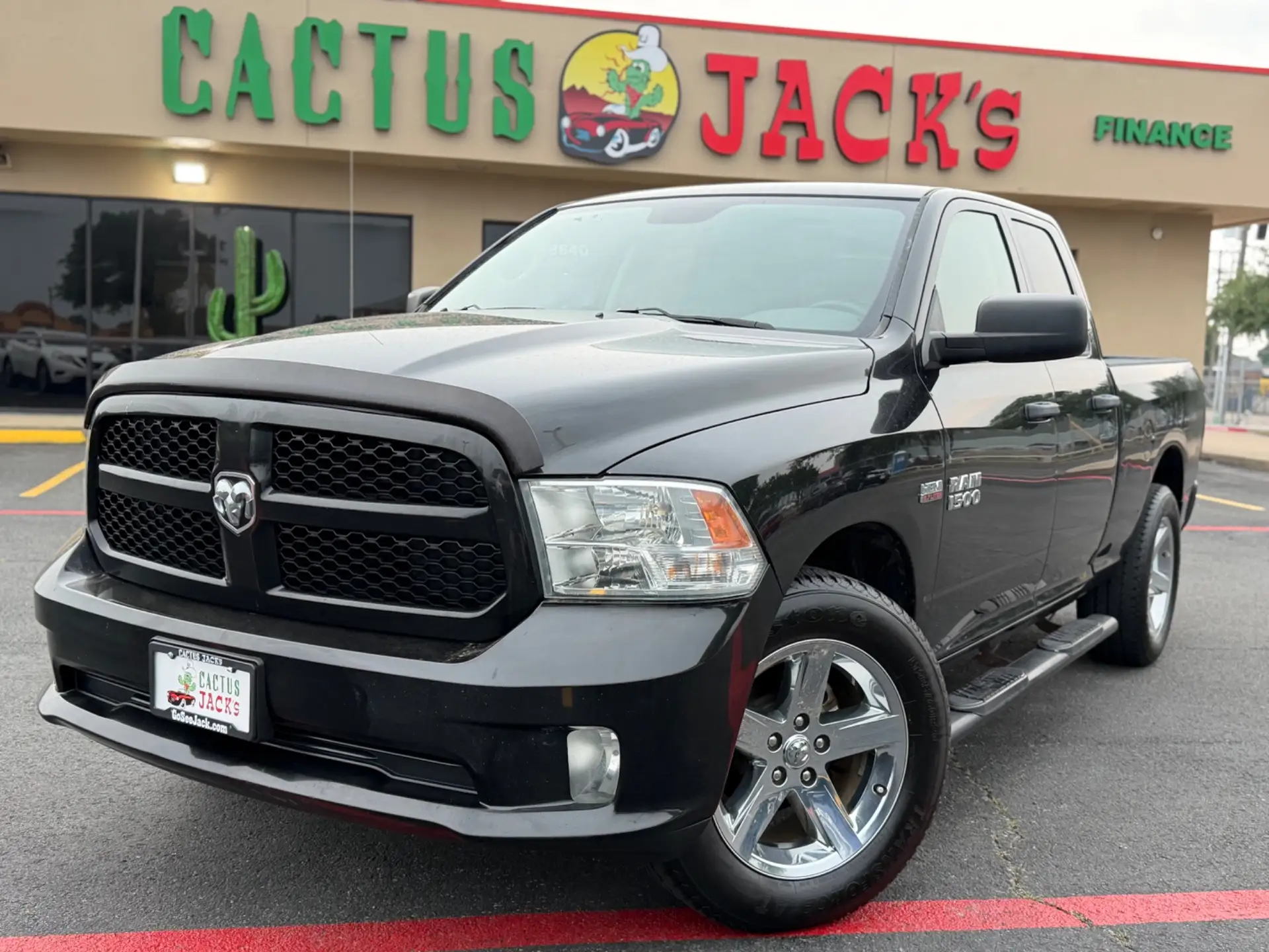 2017 RAM 1500 Express 4x4 Quad Cab 6'4 photo 1