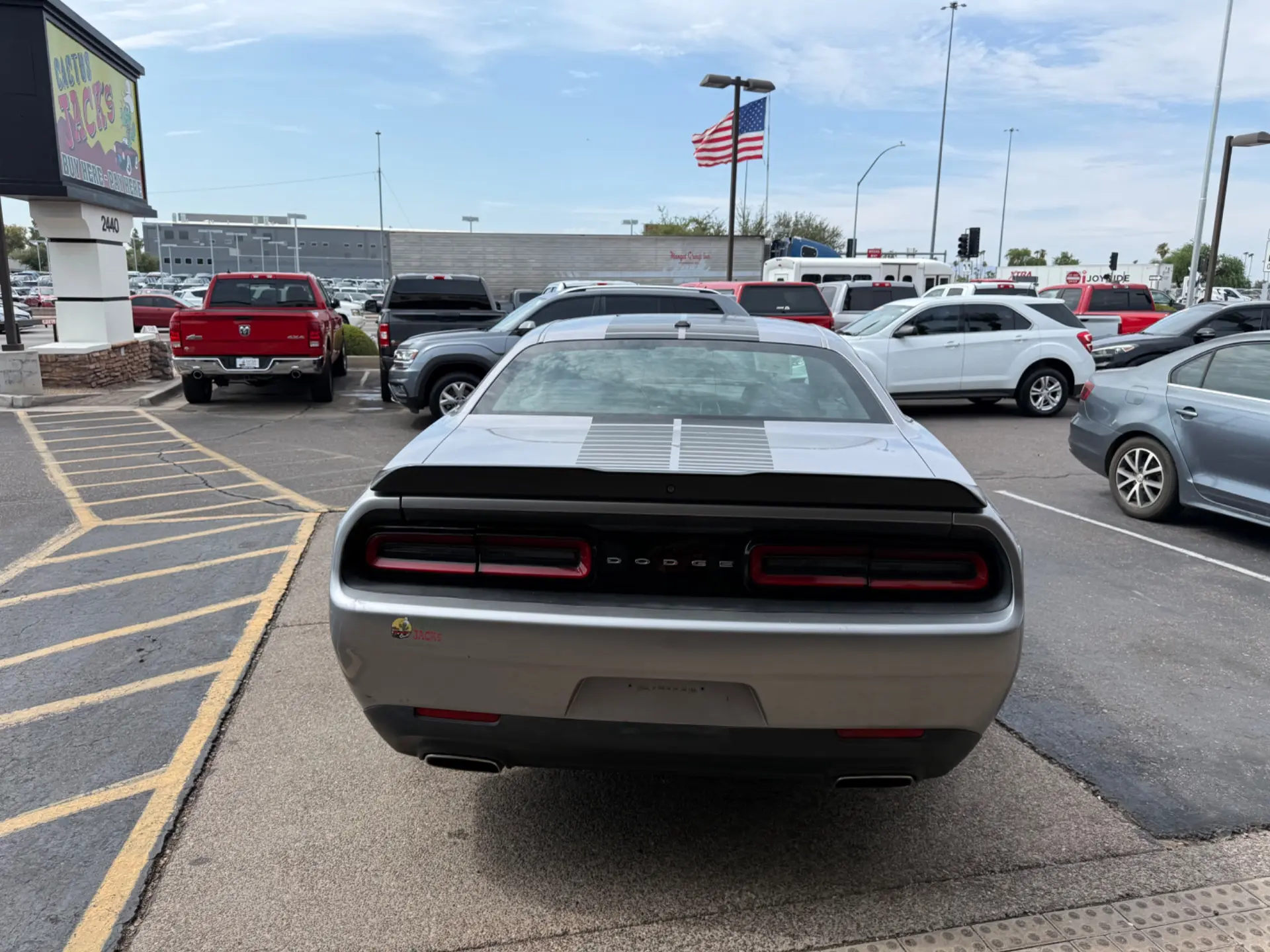 2017 Dodge Challenger SXT photo 5