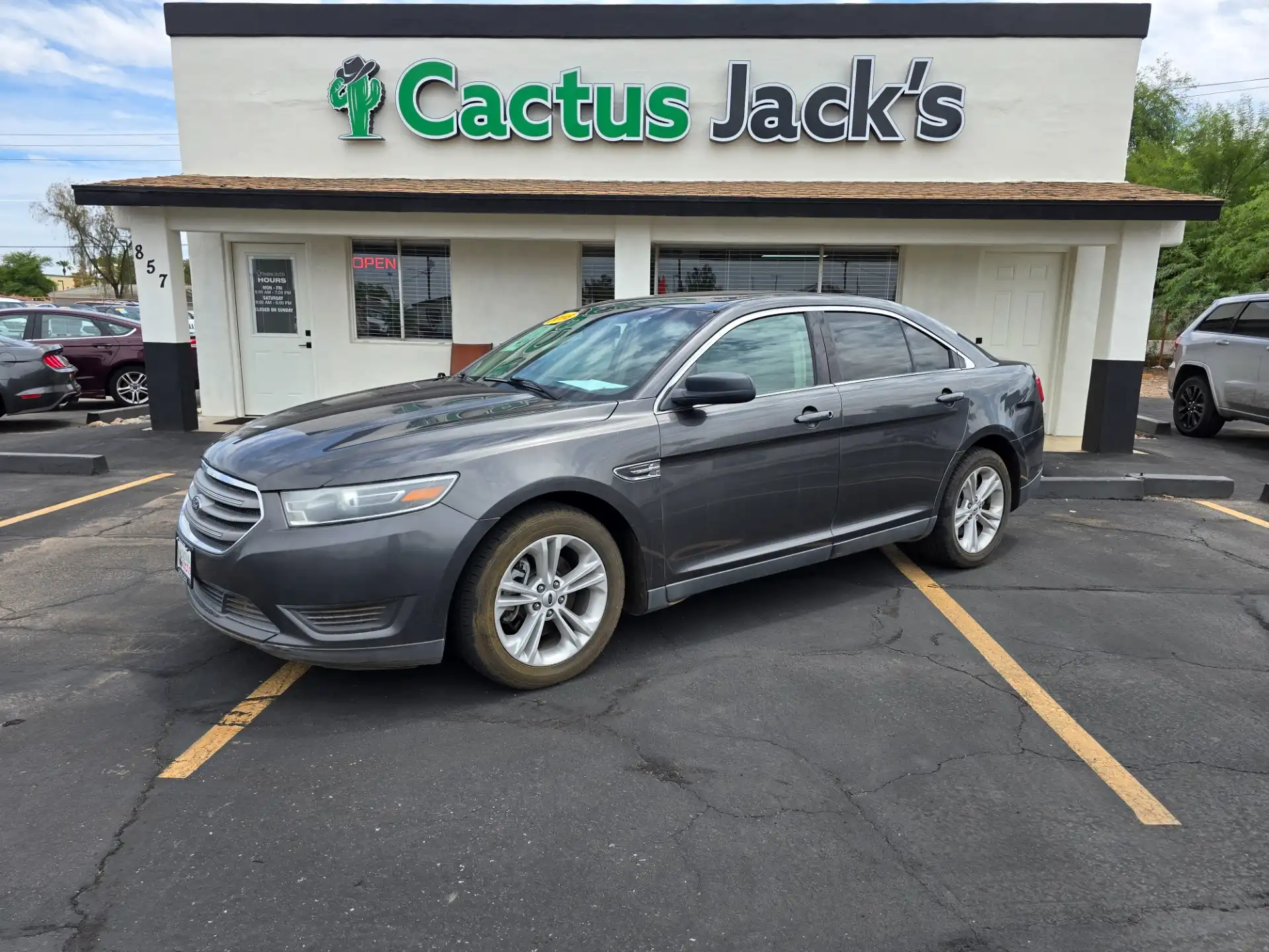 2018 Ford Taurus SE FWD's photo
