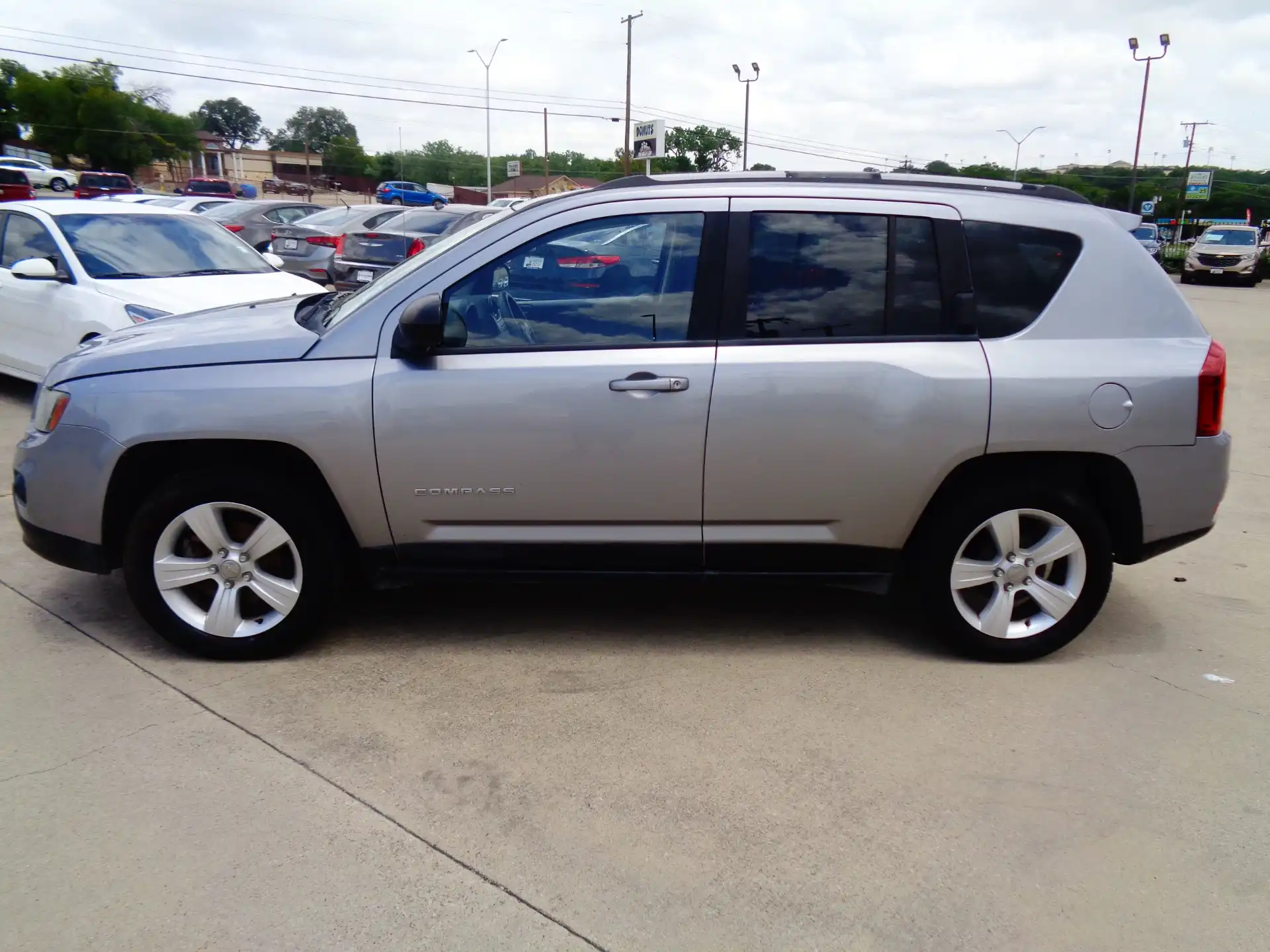 2016 Jeep Compass Sport's photo