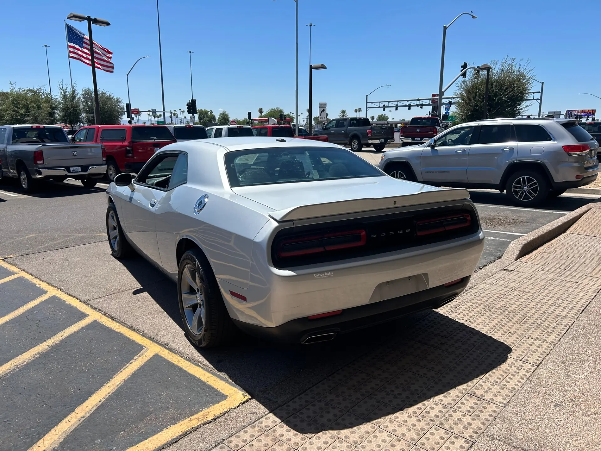 2019 Dodge Challenger SXT Auto photo 4
