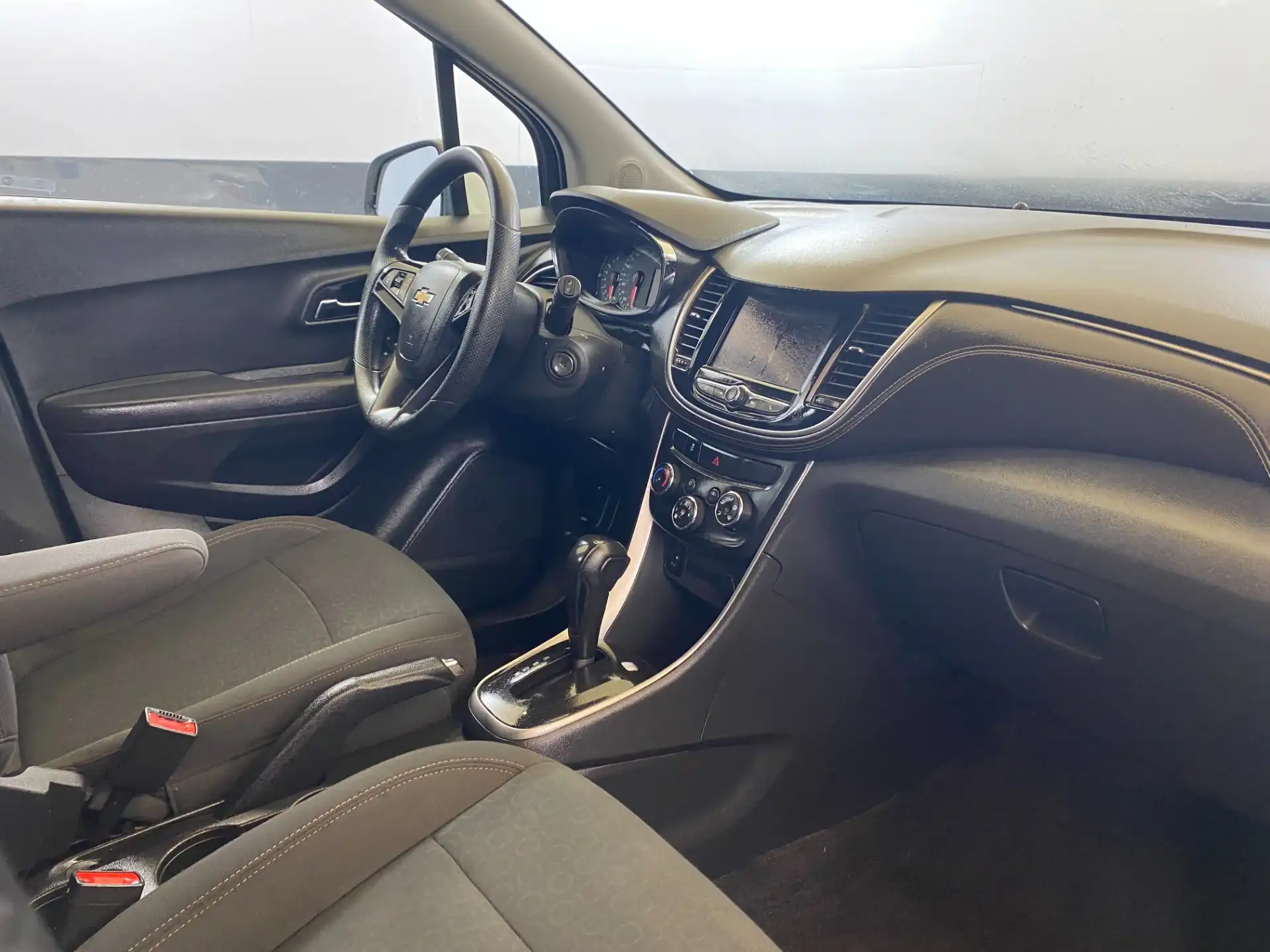 2020 Chevrolet Trax LS's photo