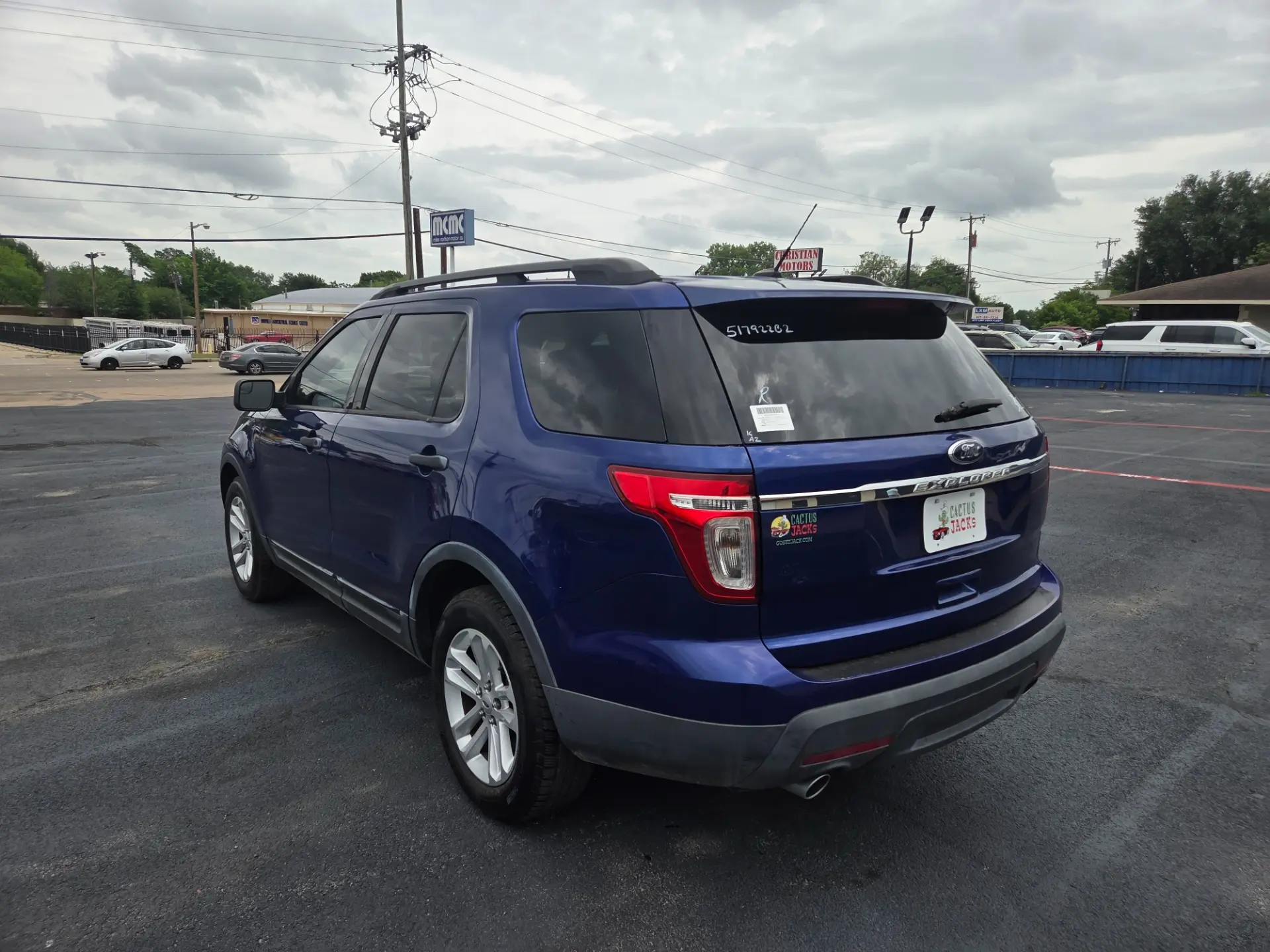 2015 Ford Explorer Base photo 3