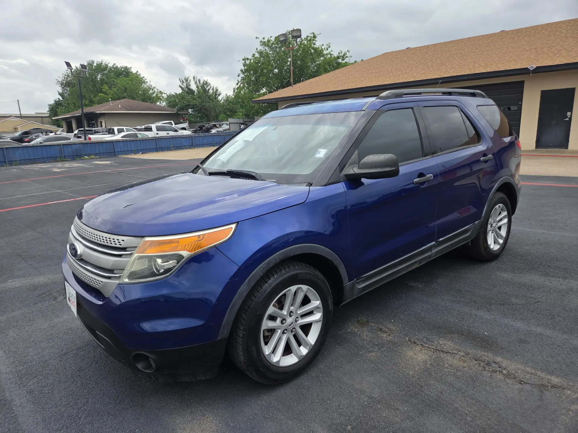 2015 Ford Explorer Base photo 4
