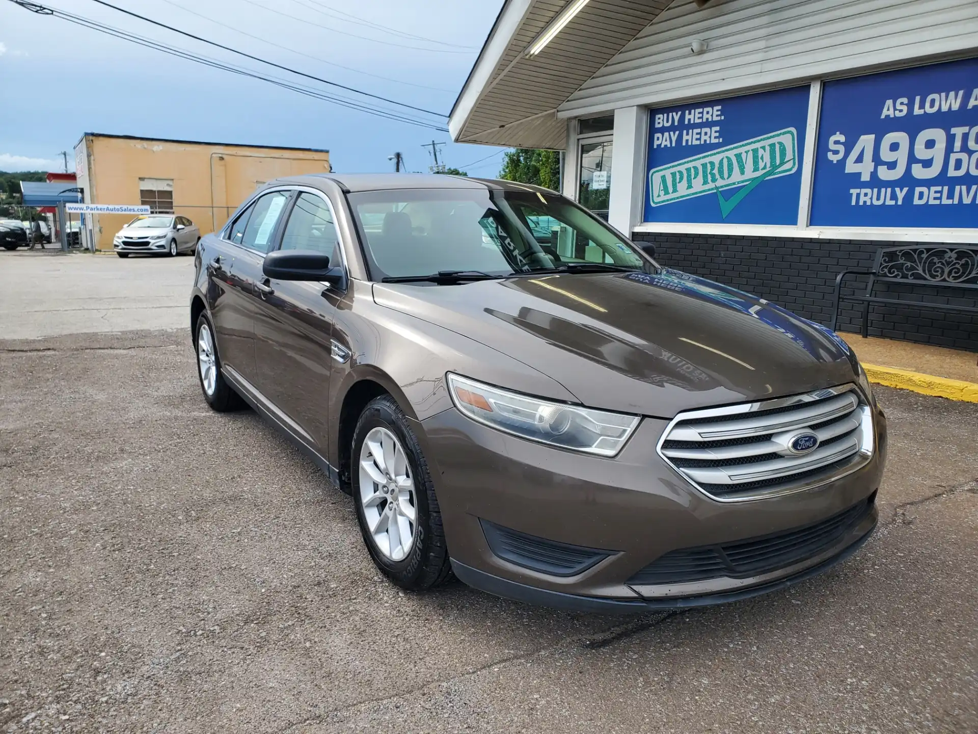 2015 Ford Taurus SE FWD's photo