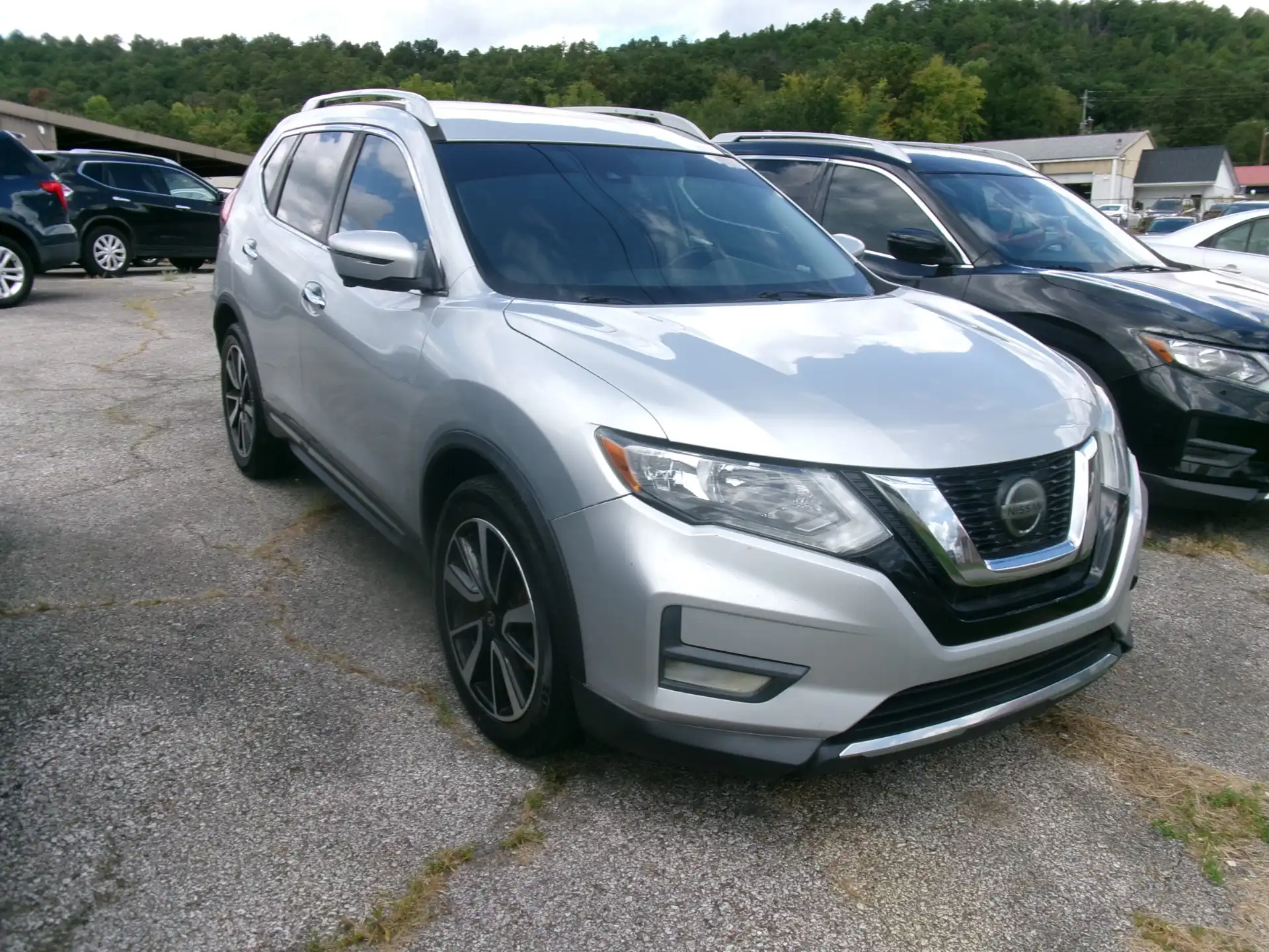2020 Nissan Rogue SL FWD's photo