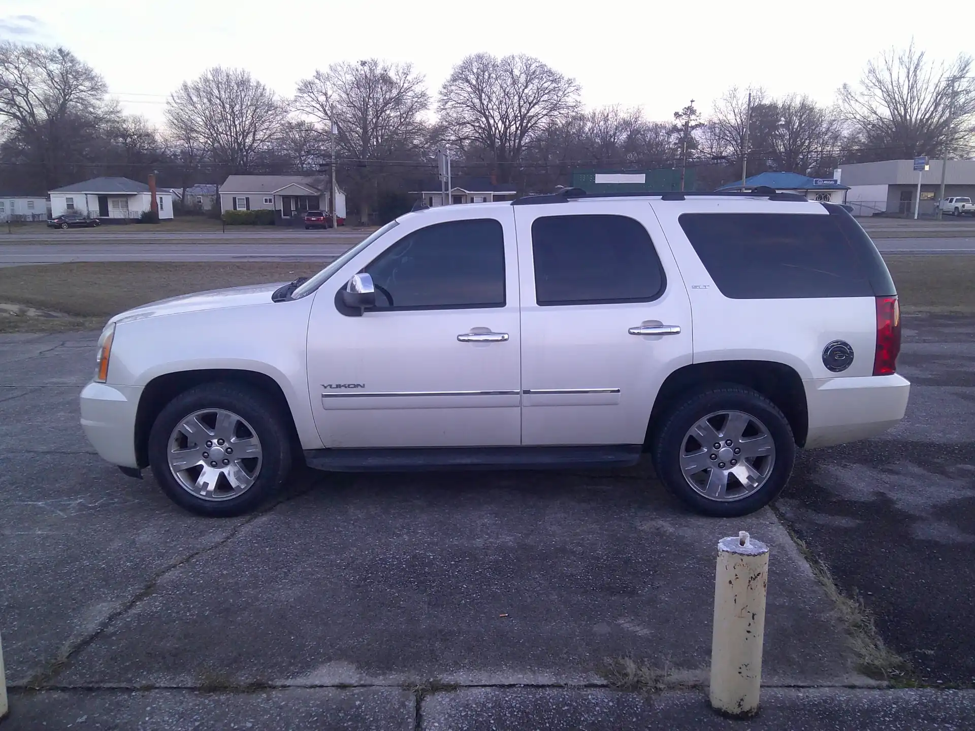 2010 GMC Yukon 2WD SLT1's photo