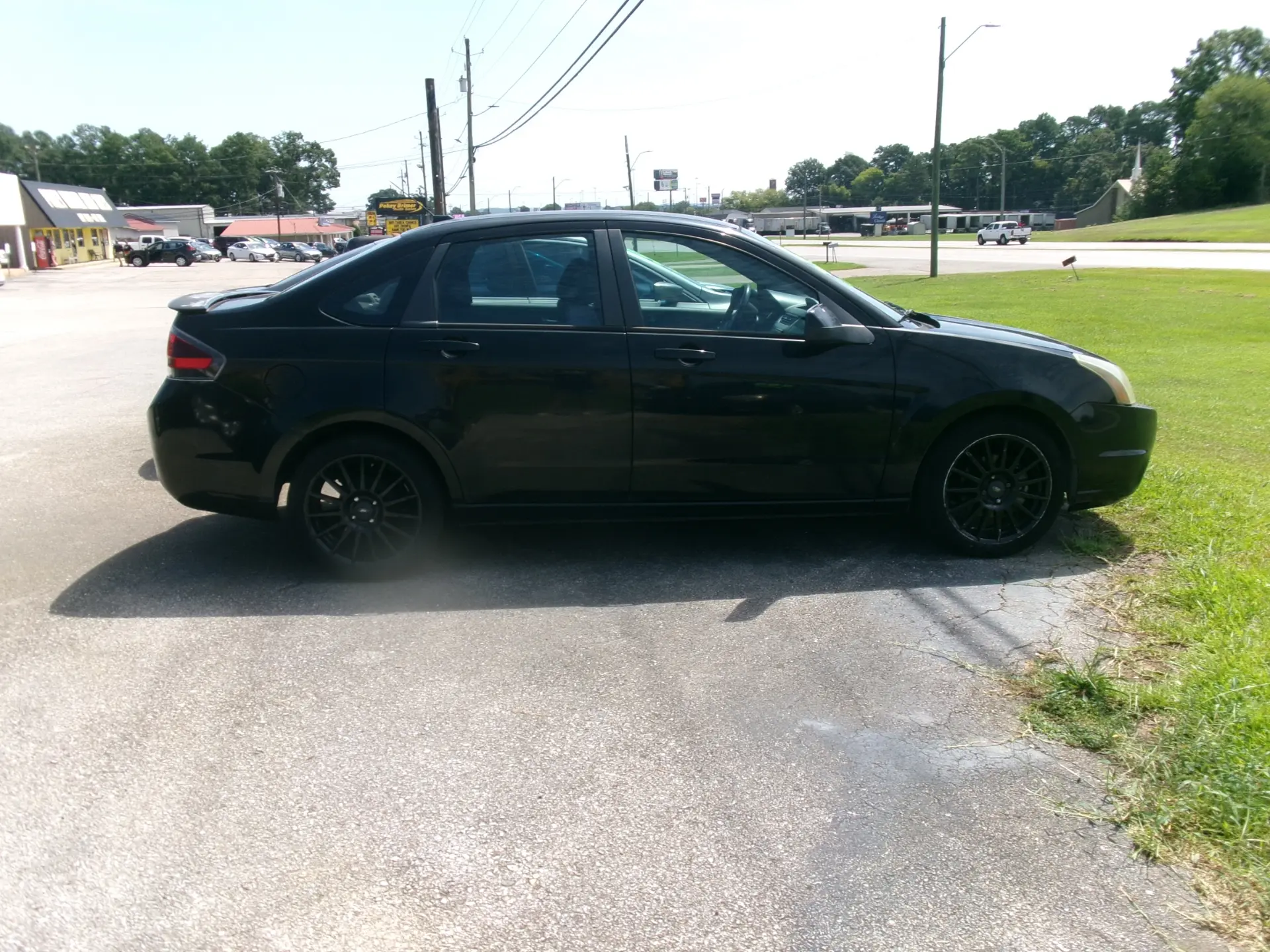 2011 Ford Focus SES photo 3