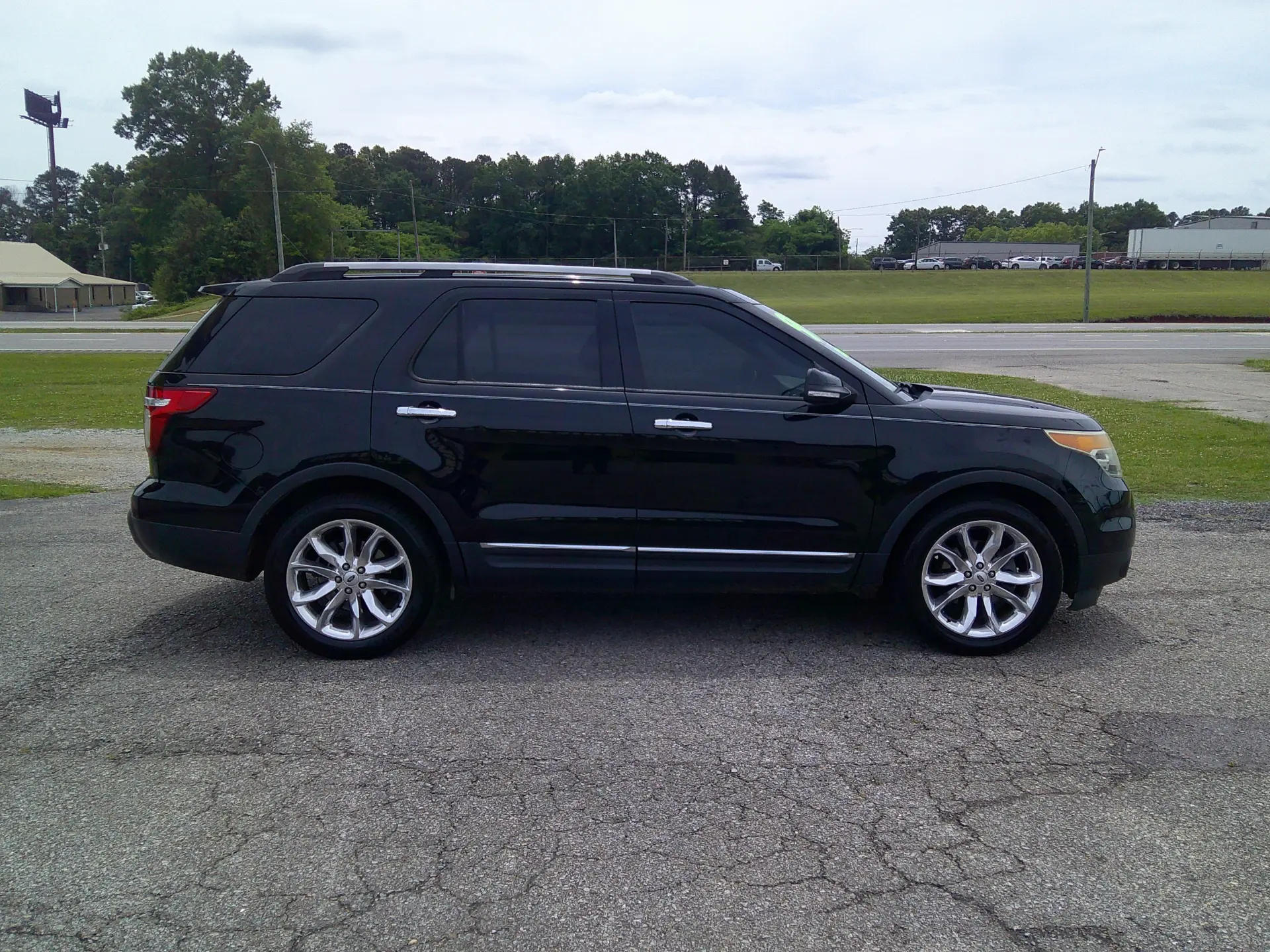 2012 Ford Explorer XLT photo 5