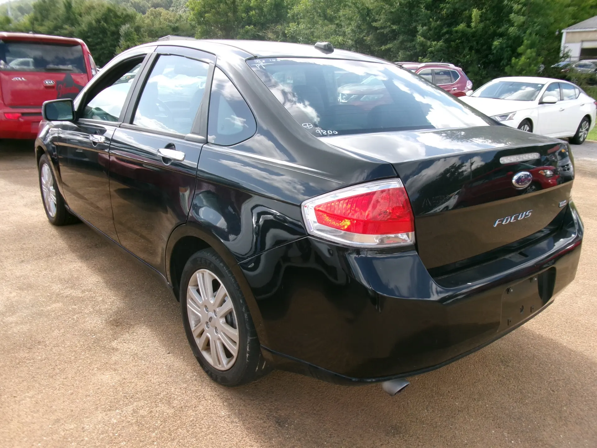 2010 Ford Focus SEL photo 3