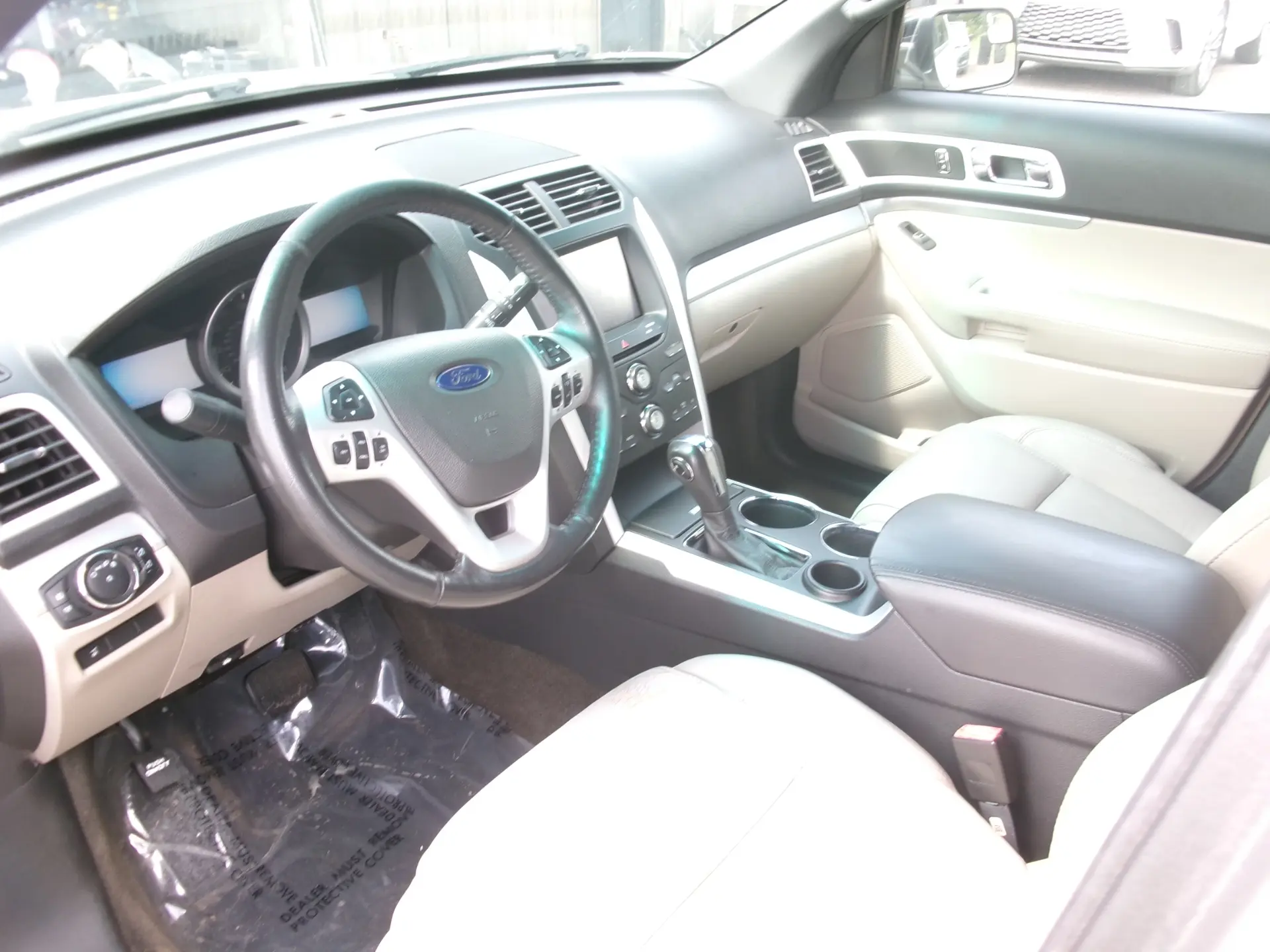 2013 Ford Explorer XLT photo 5