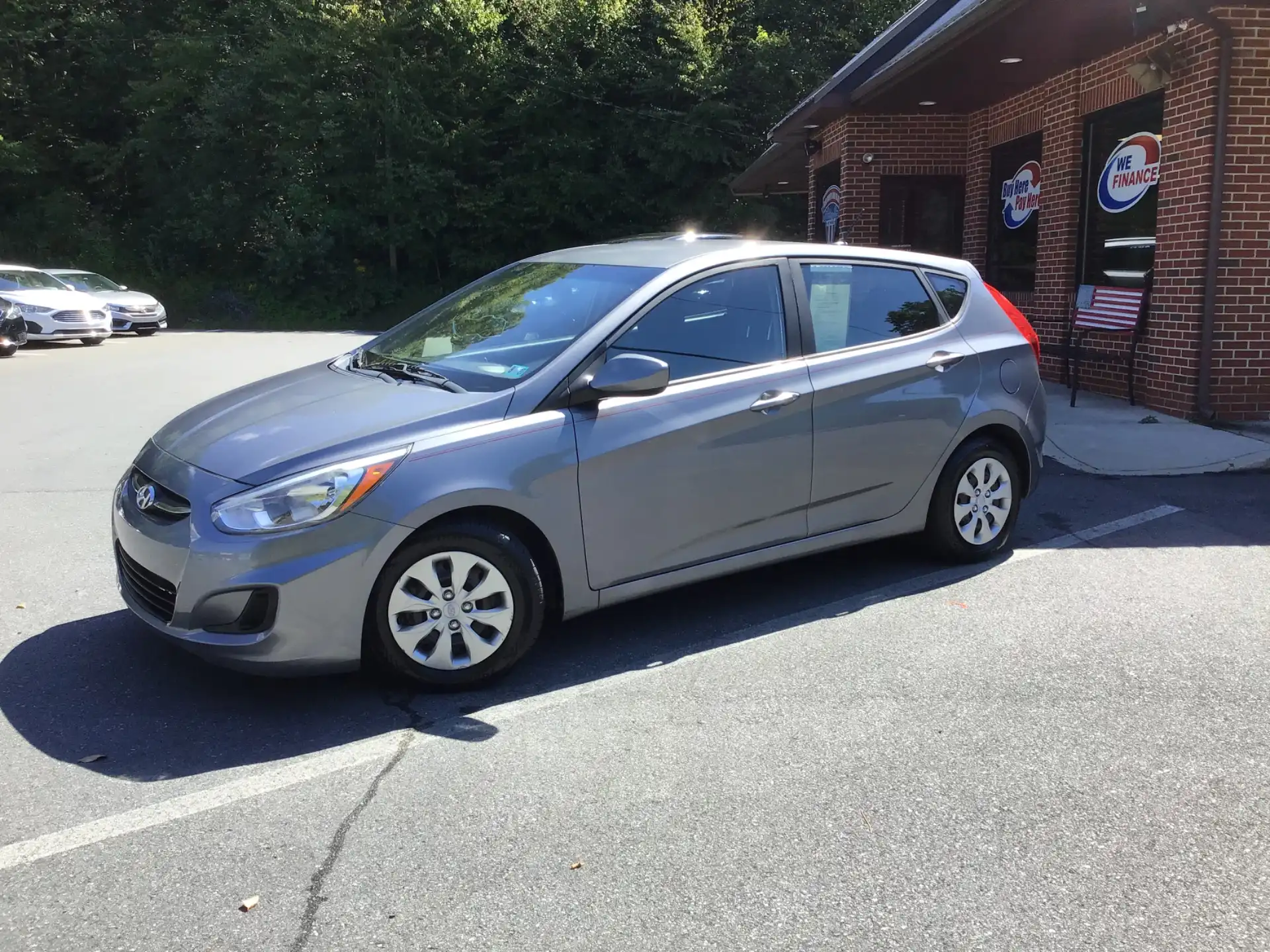 2017 Hyundai Accent SE 6AT 5-Door's photo