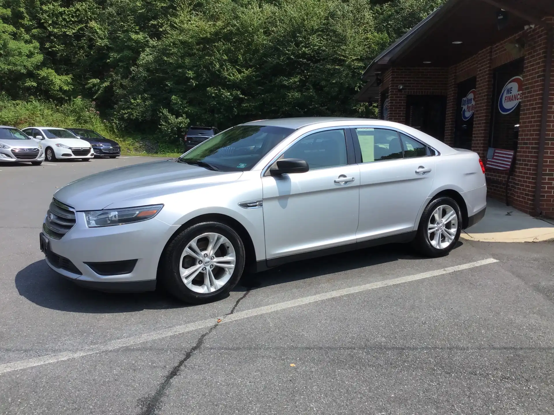 2017 Ford Taurus SE FWD's photo