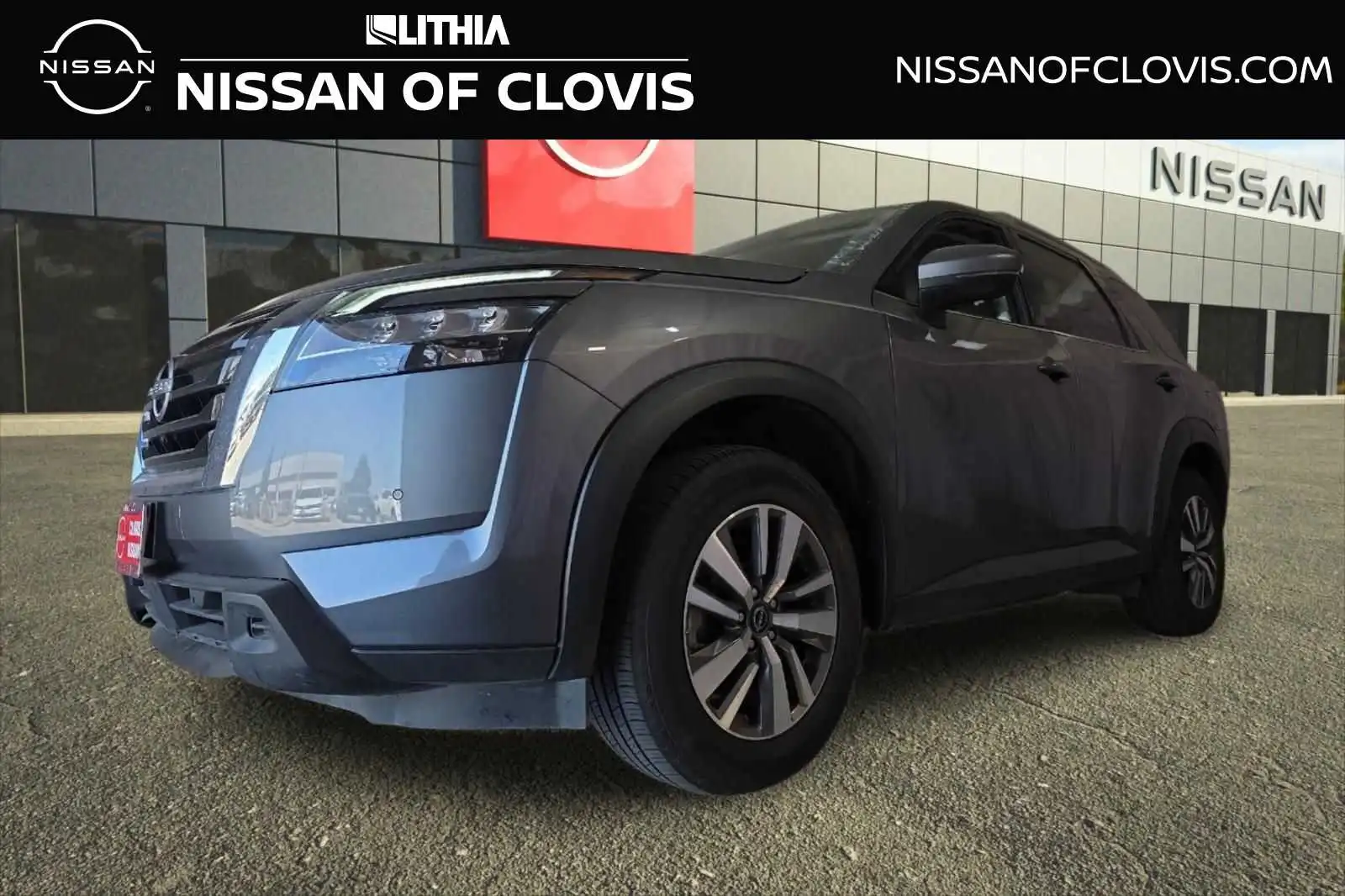 2025 Nissan Pathfinder SL FWD's photo