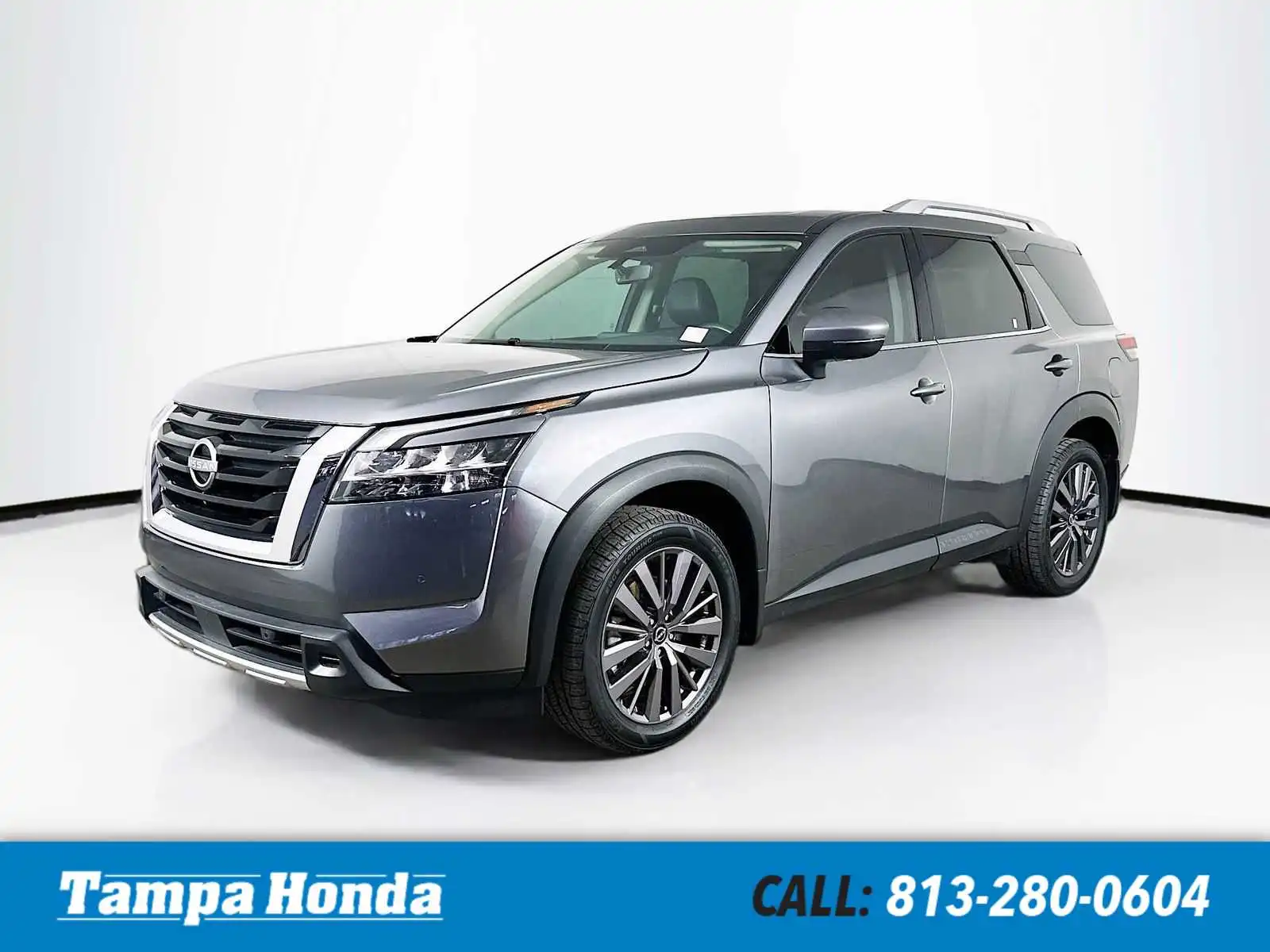 2023 Nissan Pathfinder SL 4WD's photo