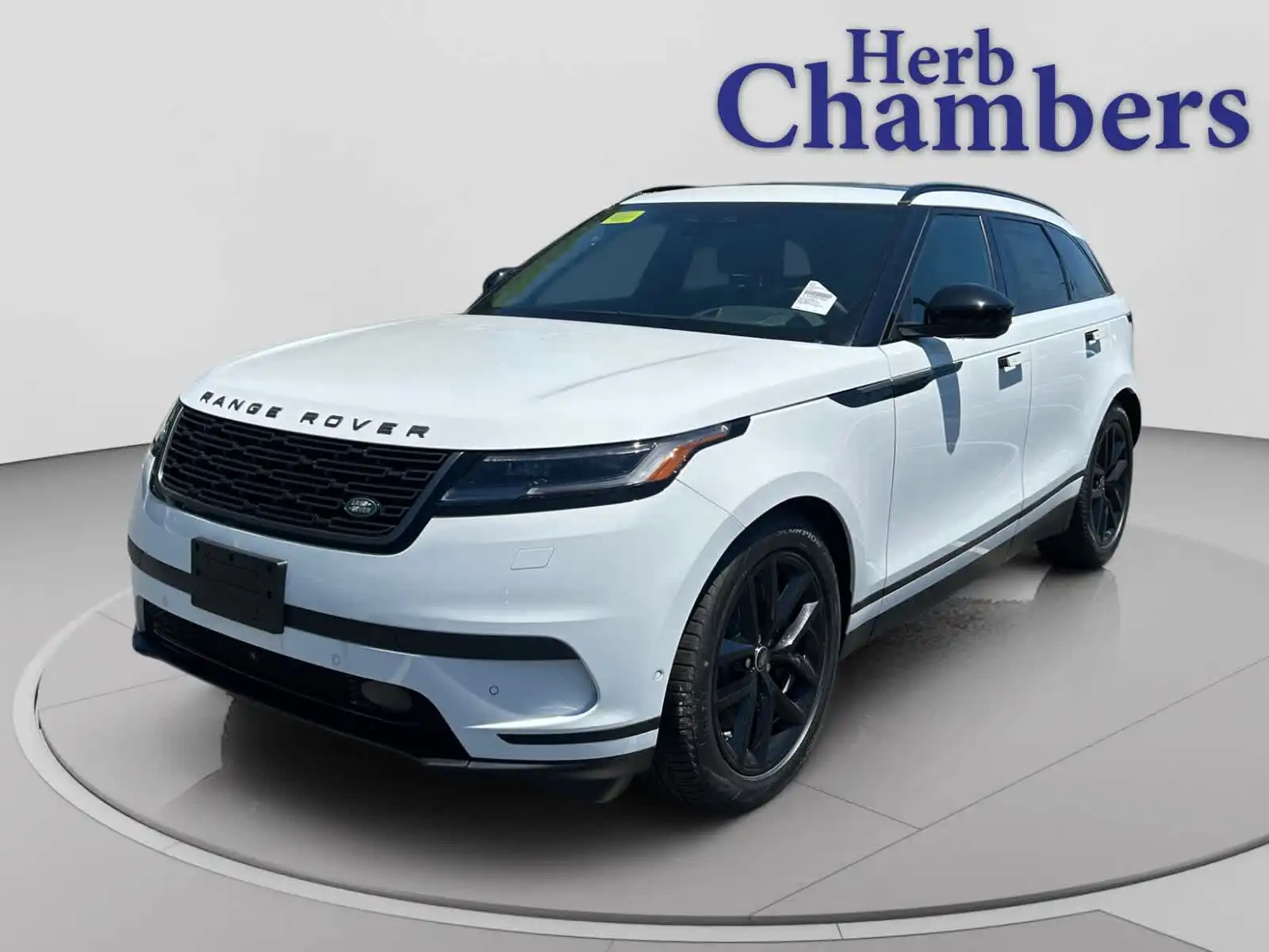 2026 Land Rover Range Rover Velar P250 S's photo