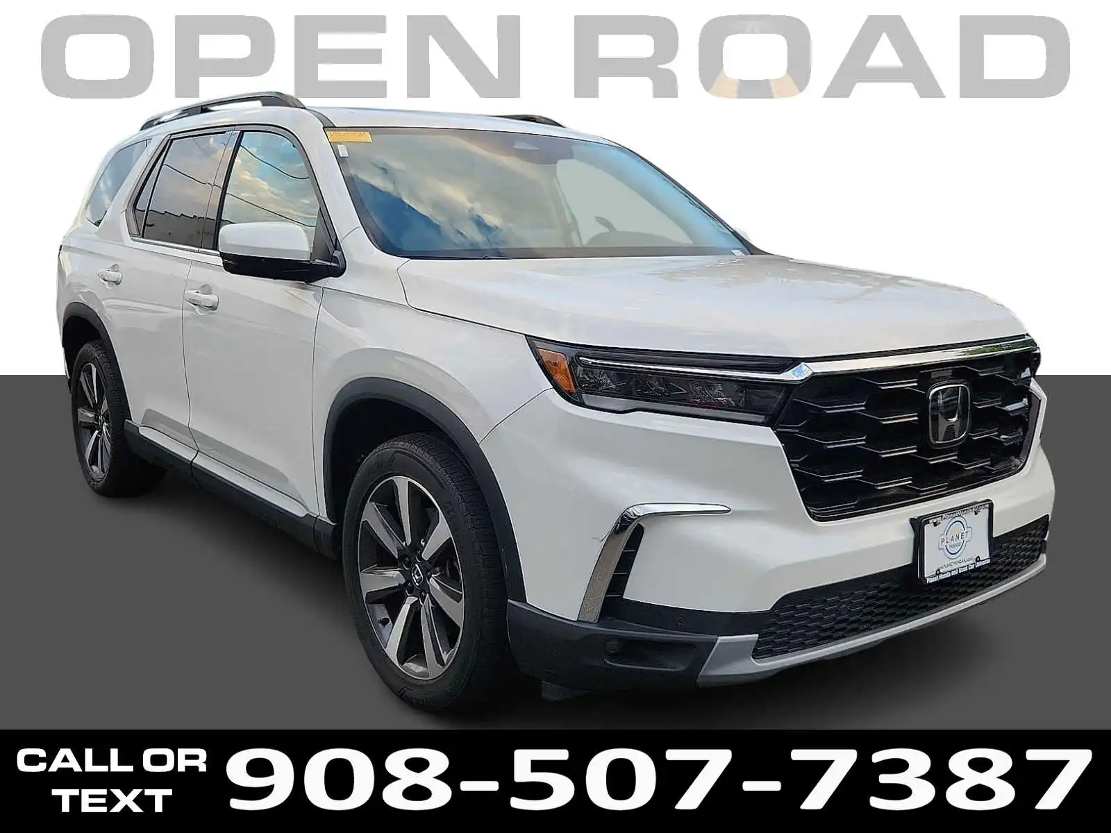 2023 Honda Pilot Touring AWD's photo