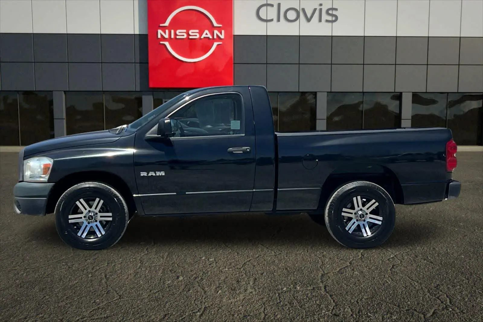 2008 Dodge Ram 1500 ST Regular Cab SWB photo 4