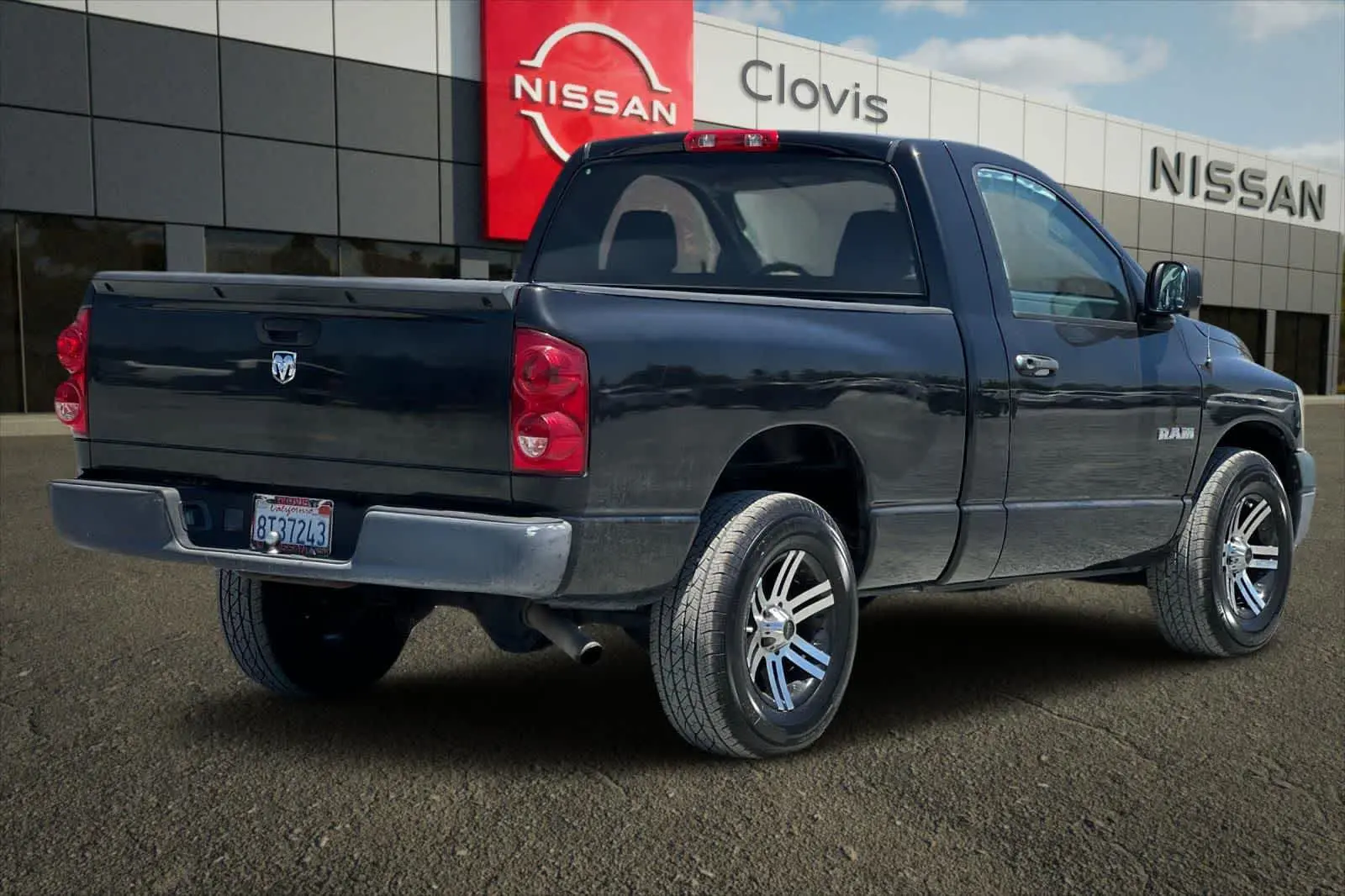 2008 Dodge Ram 1500 ST Regular Cab SWB photo 3