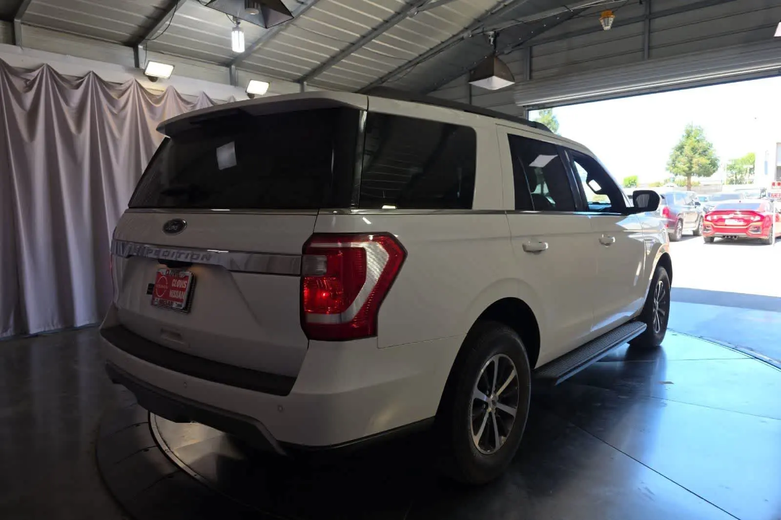 2020 Ford Expedition XLT 4x4 photo 3