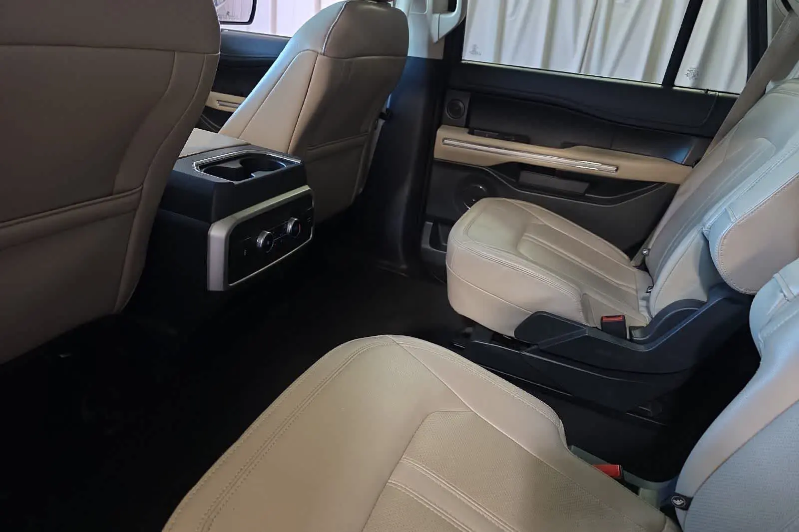 2024 Ford Expedition Limited photo 5