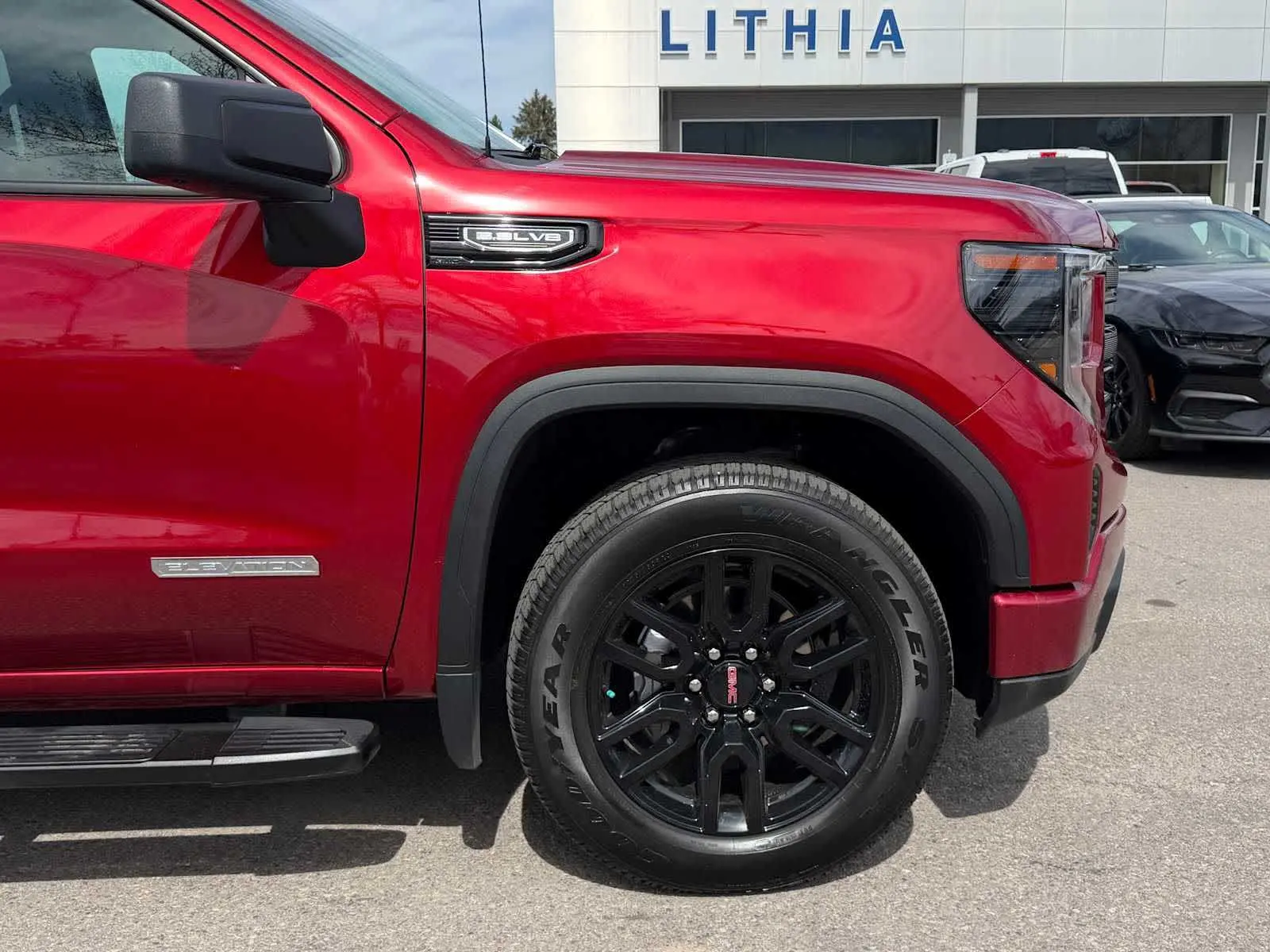 2024 GMC Sierra Elevation 4WD Crew Cab Short Box photo 5