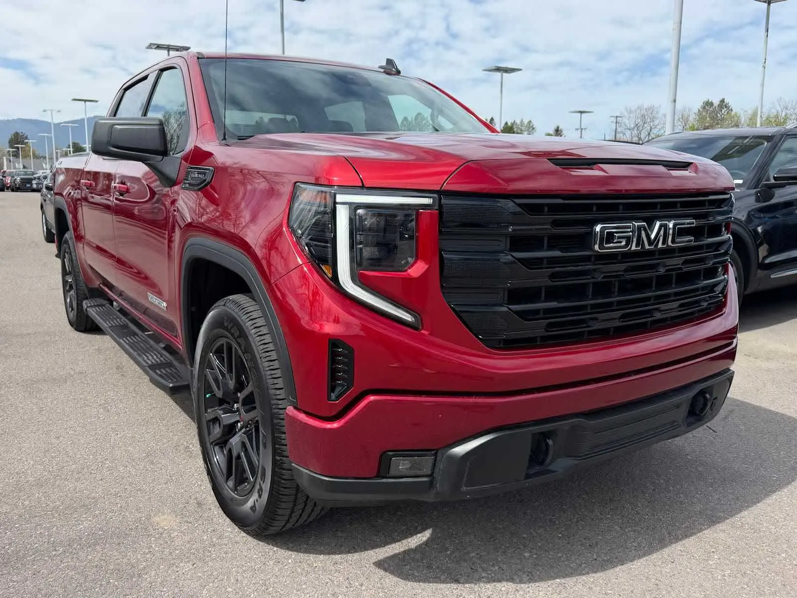 2024 GMC Sierra Elevation 4WD Crew Cab Short Box photo 4