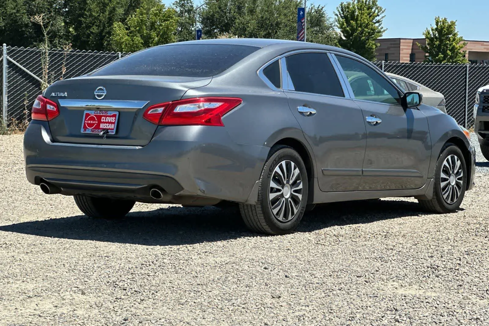 2017 Nissan Altima 2.5 S photo 3