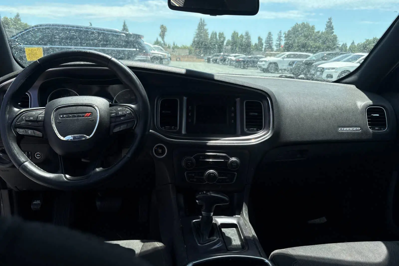 2015 Dodge Charger SE photo 4