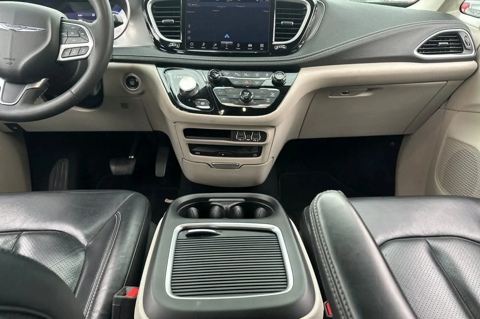 2022 Chrysler Pacifica Touring L photo 4