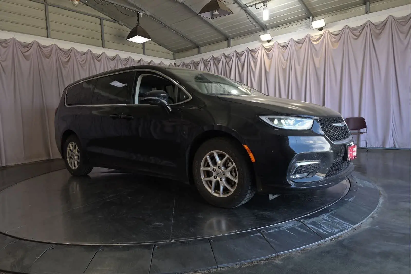 2024 Chrysler Pacifica Touring L photo 4