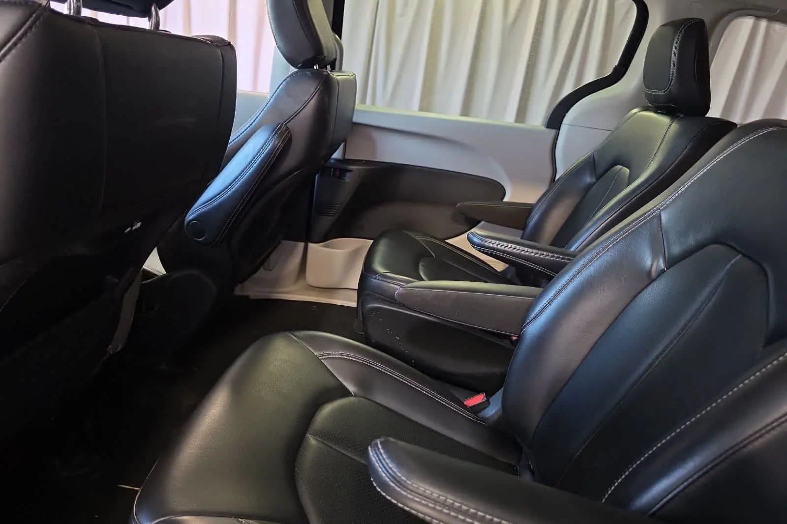2023 Chrysler Pacifica Hybrid Touring L photo 5