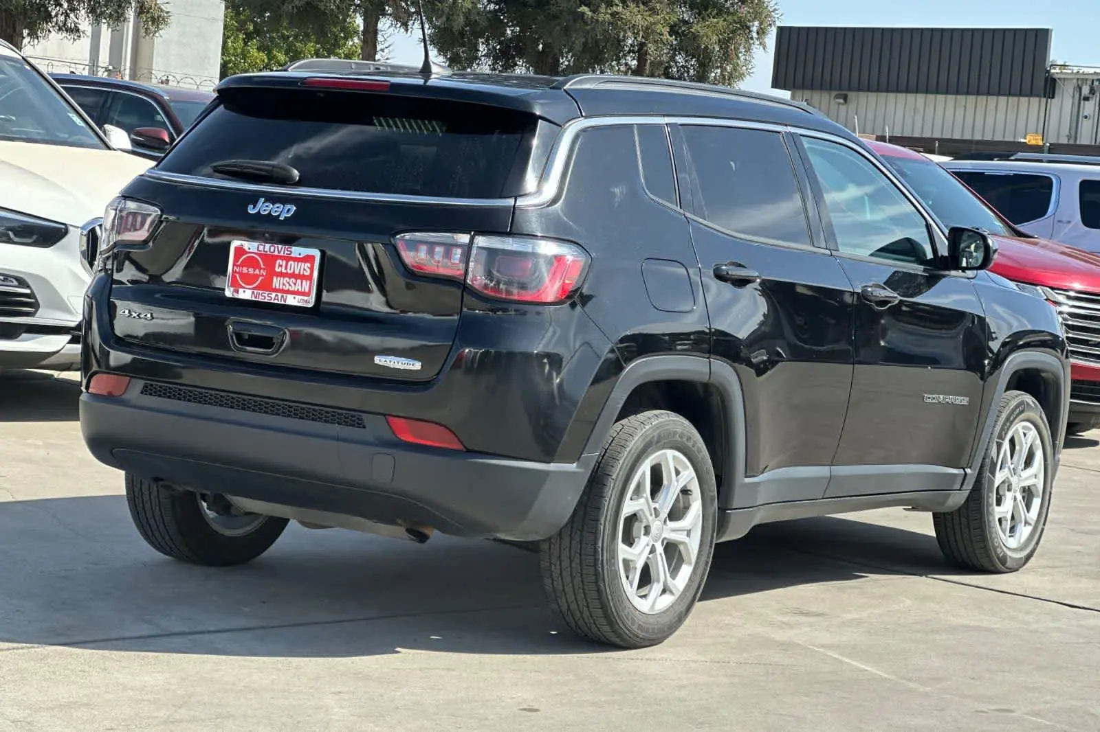 2024 Jeep Compass Latitude 4WD photo 3