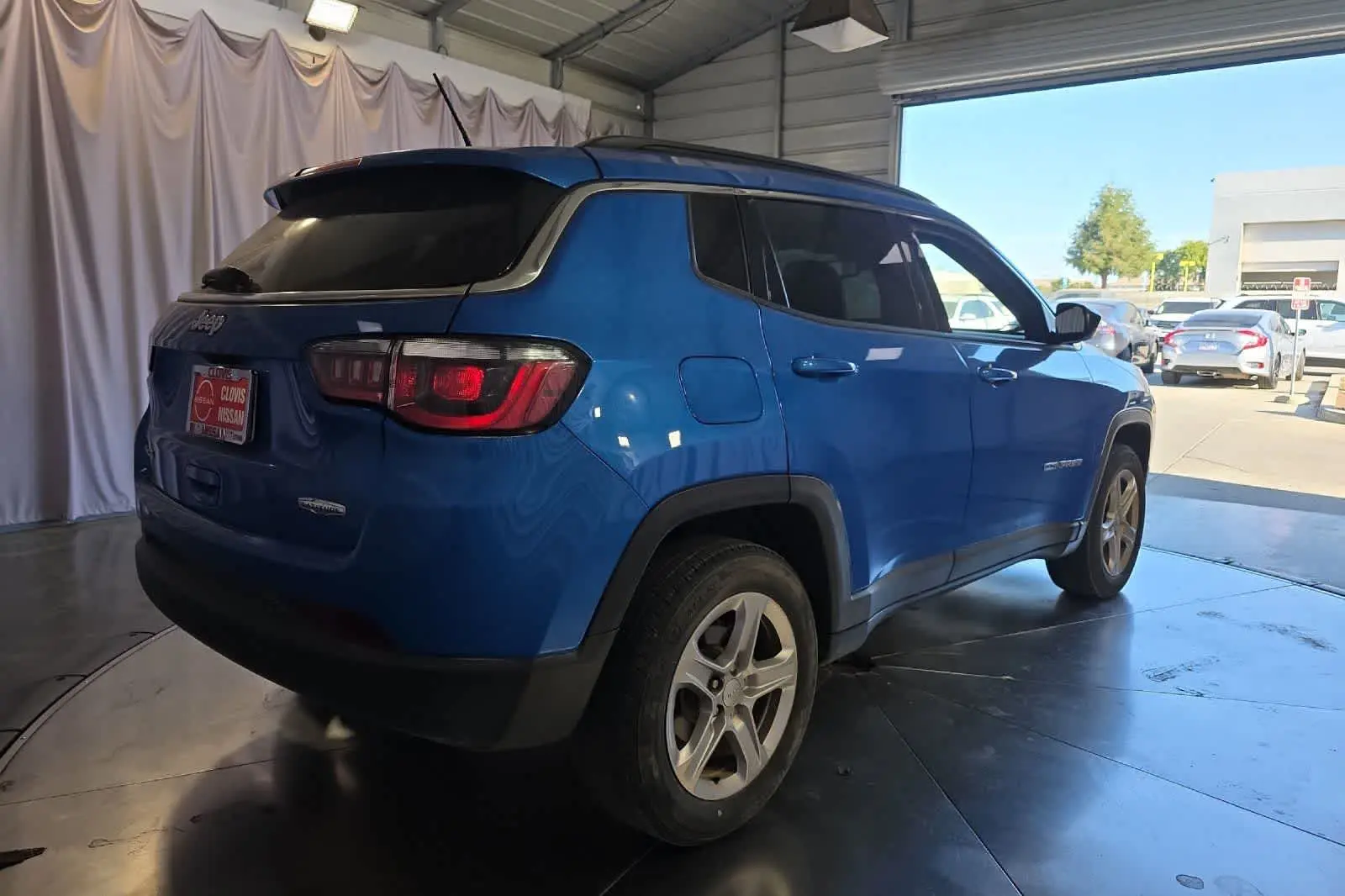 2024 Jeep Compass Latitude 4WD photo 3
