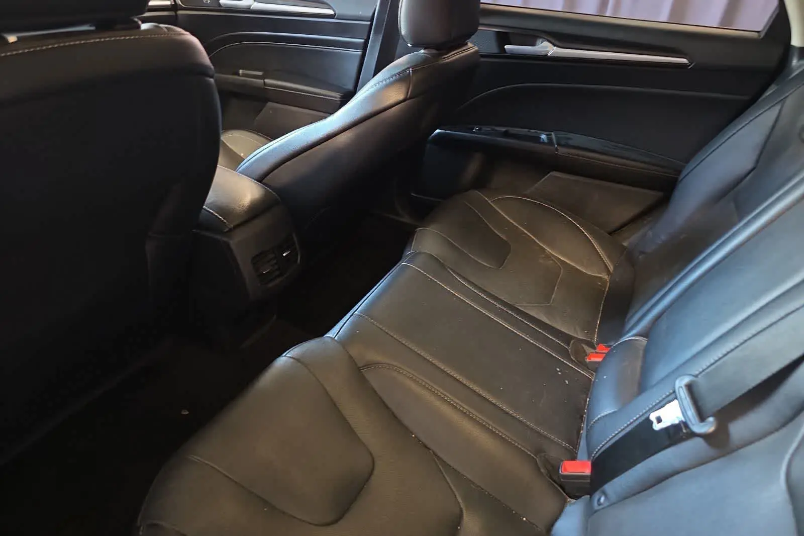 2020 Ford Fusion Titanium AWD photo 5