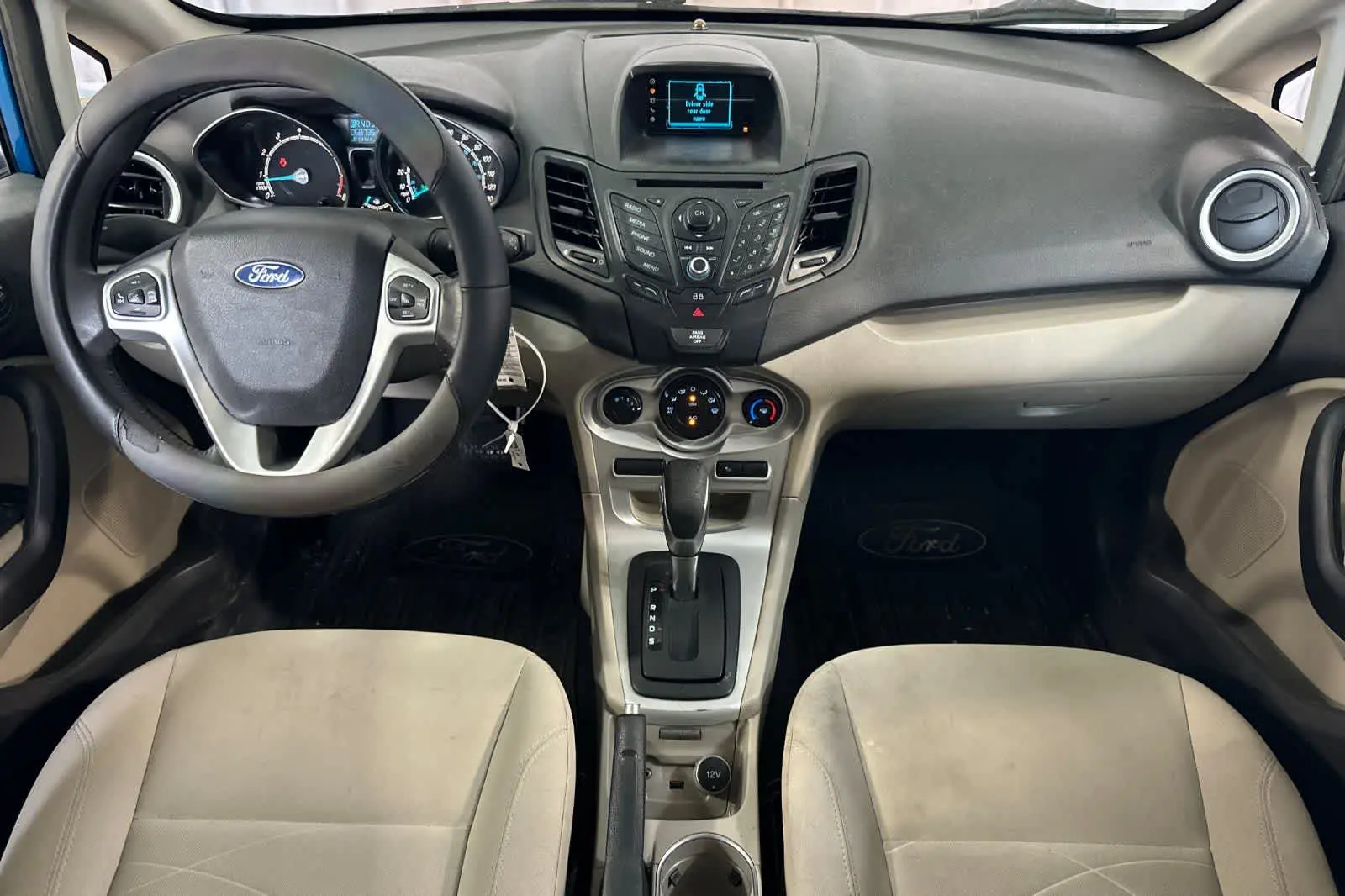2015 Ford Fiesta SE Hatch photo 4