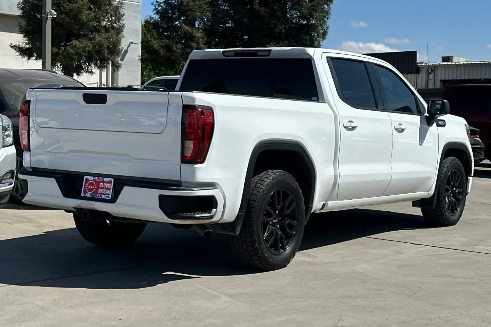 2020 GMC Sierra Elevation 2WD Crew Cab Short Box photo 3